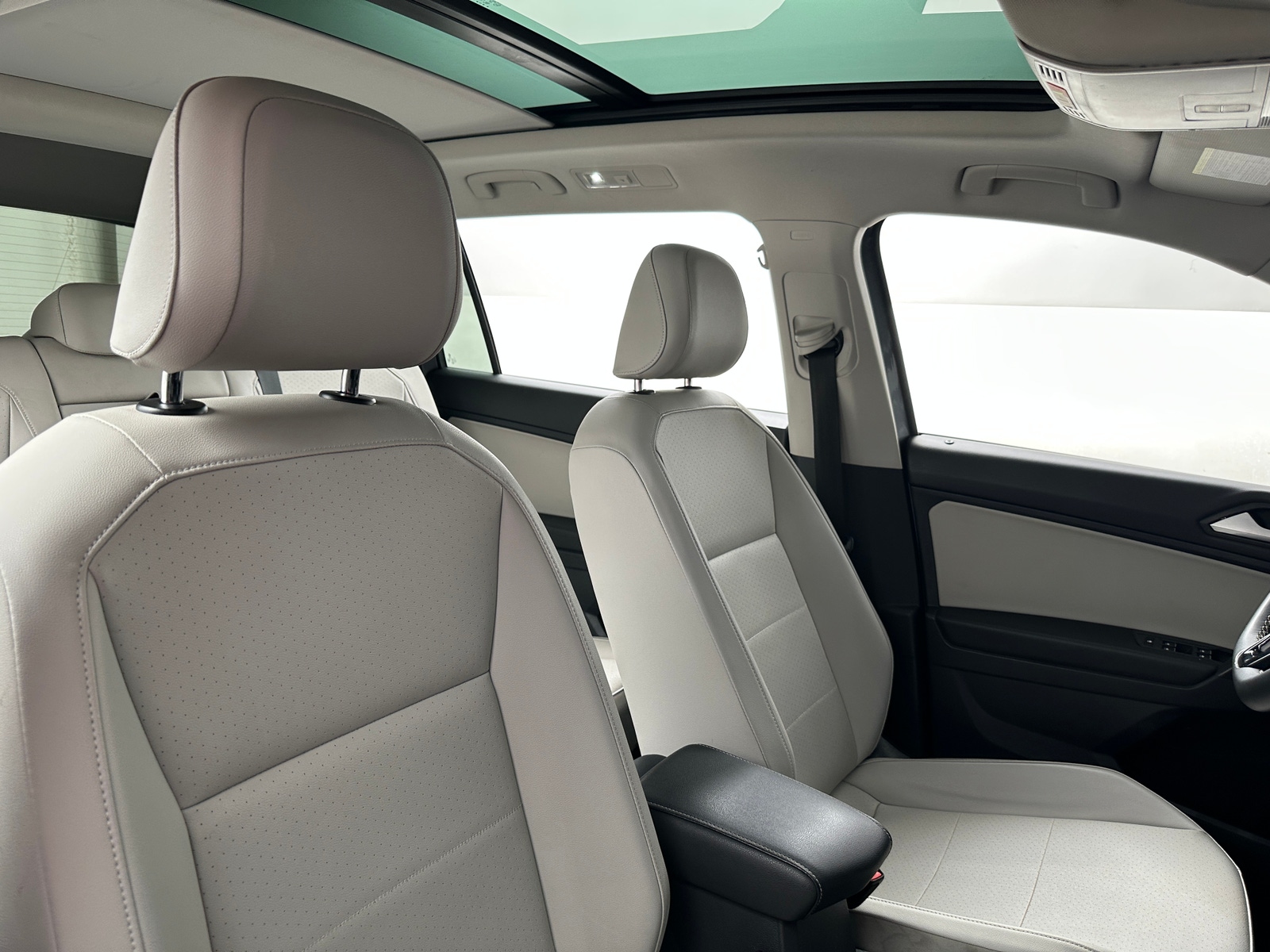 Thumbnail: 2021 Volkswagen Tiguan - 2