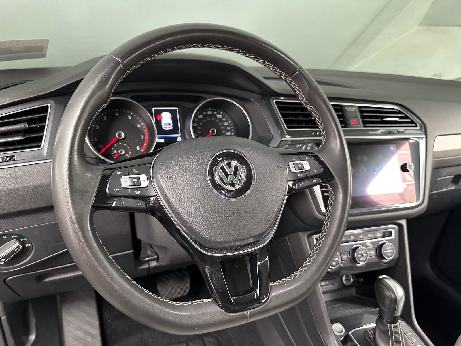 Thumbnail: 2021 Volkswagen Tiguan - 5
