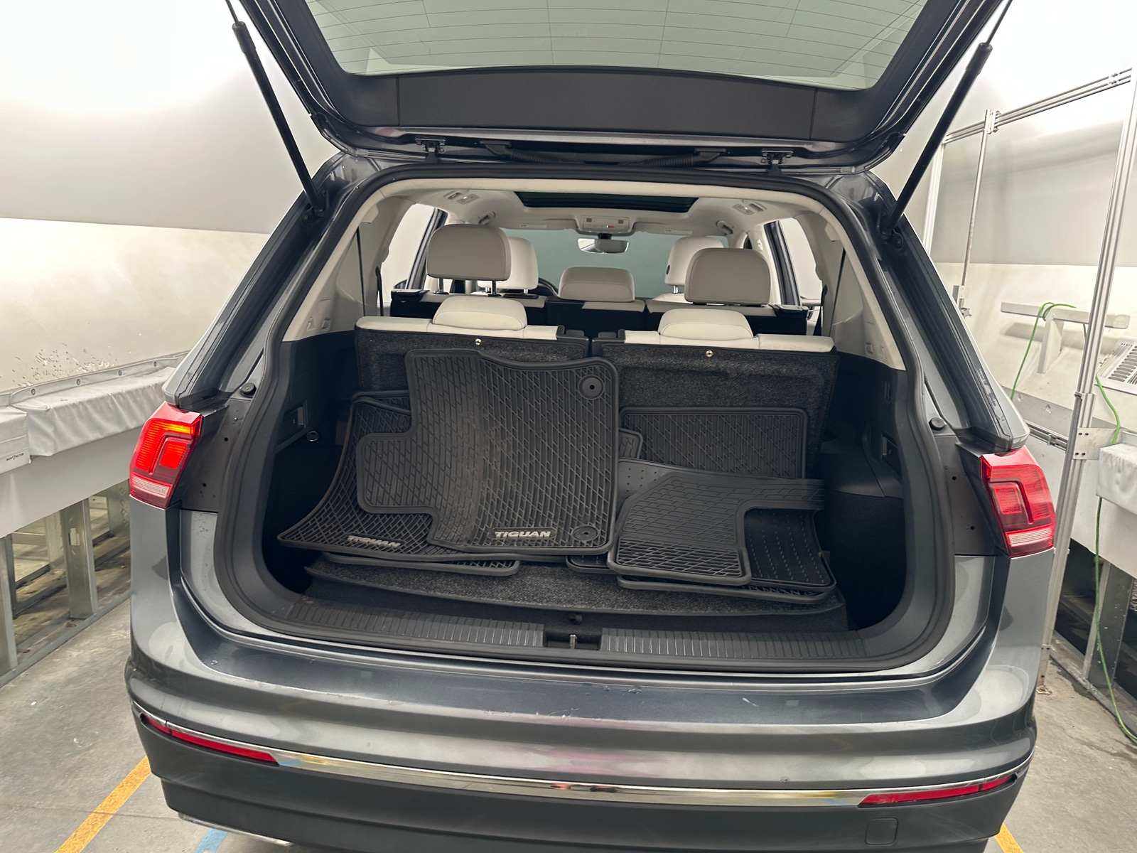 Thumbnail: 2021 Volkswagen Tiguan - 7