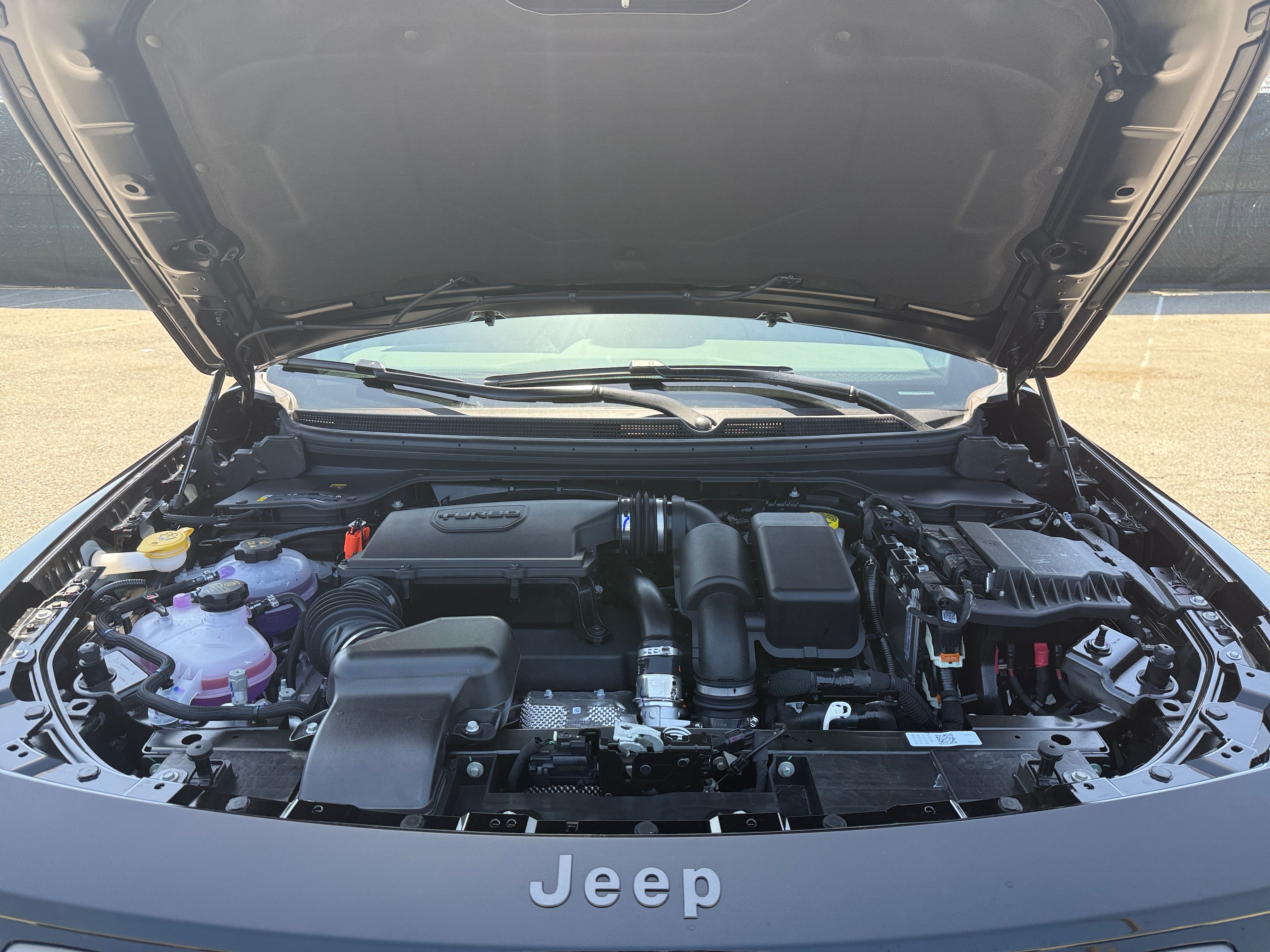 2026 Jeep Cherokee Laredo HEV 4X4's photo