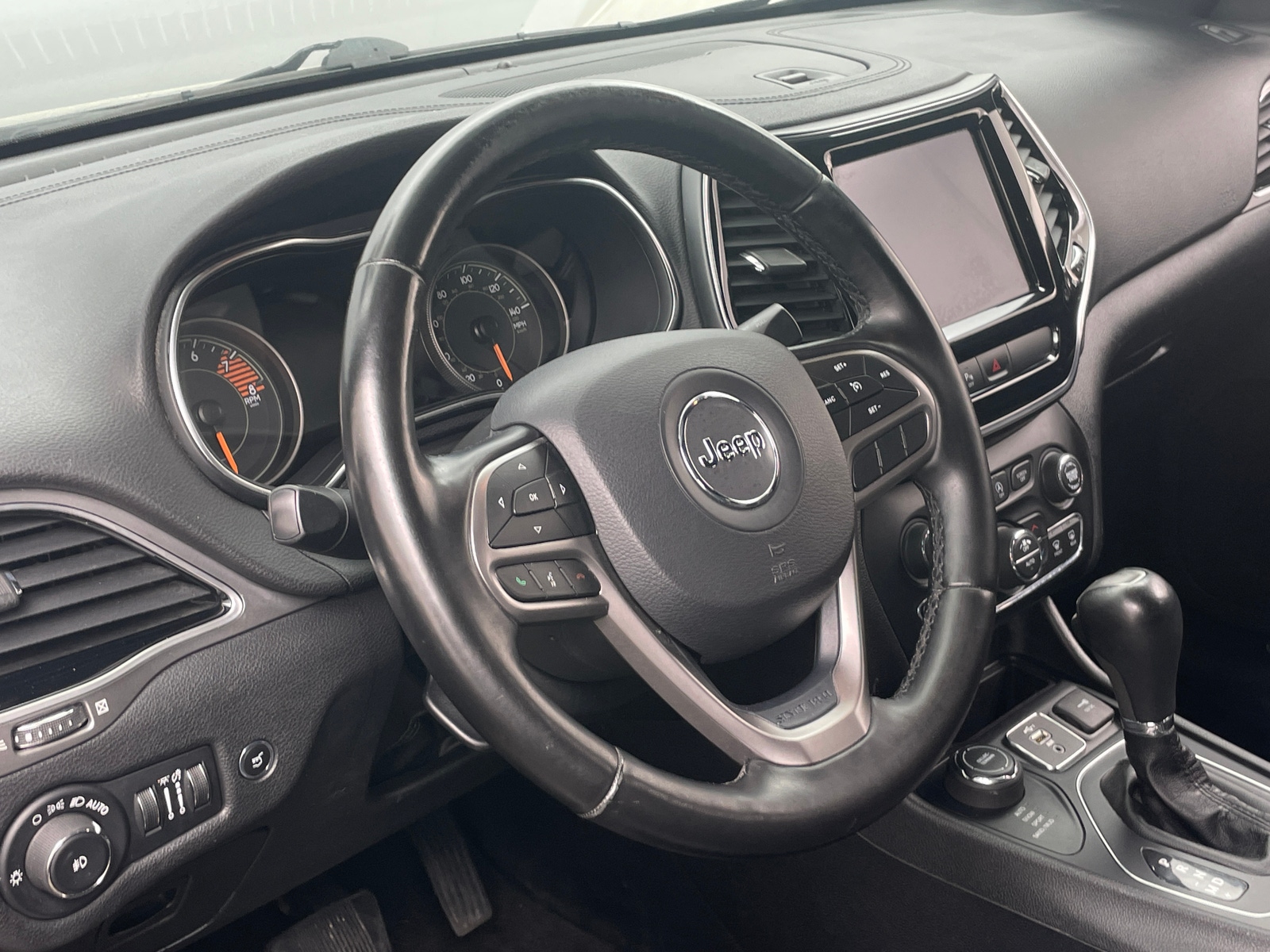 Thumbnail: 2019 Jeep Cherokee - 4