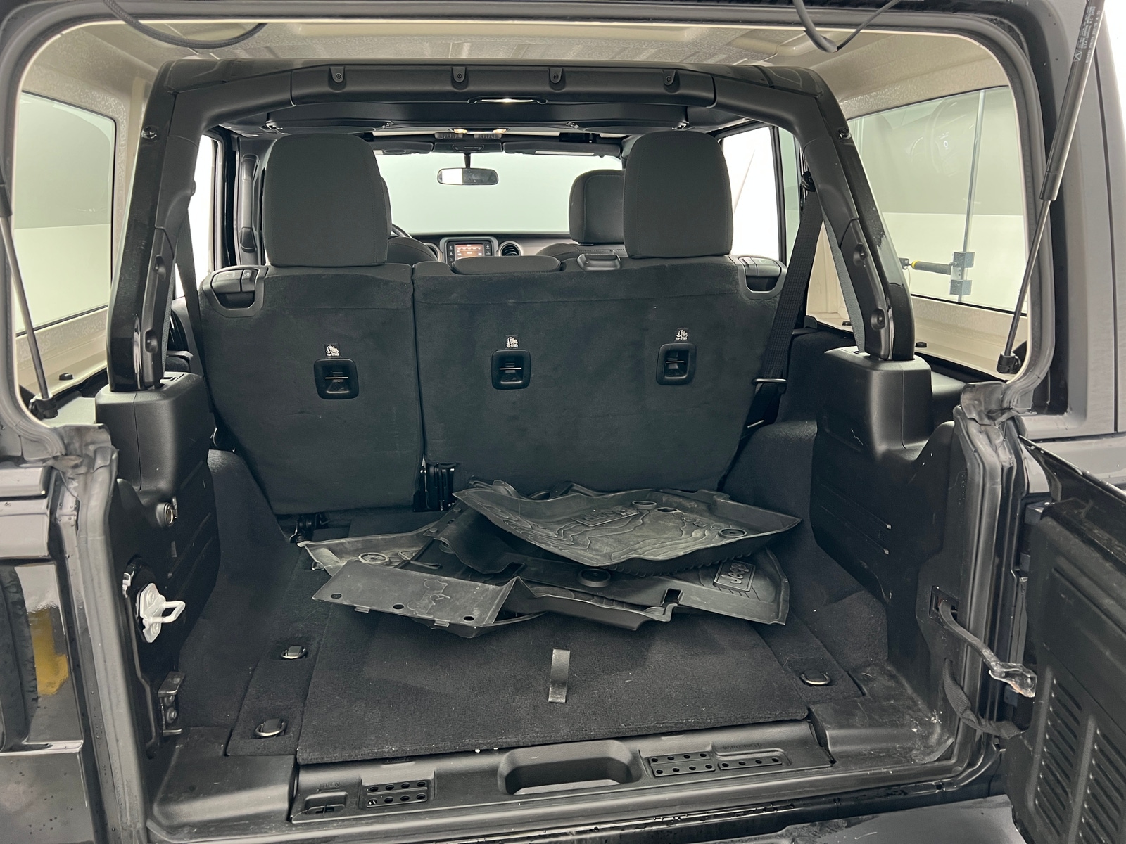 Thumbnail: 2020 Jeep Wrangler - 7