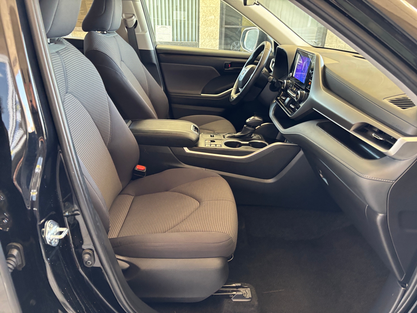 Thumbnail: 2025 Toyota Highlander - 2