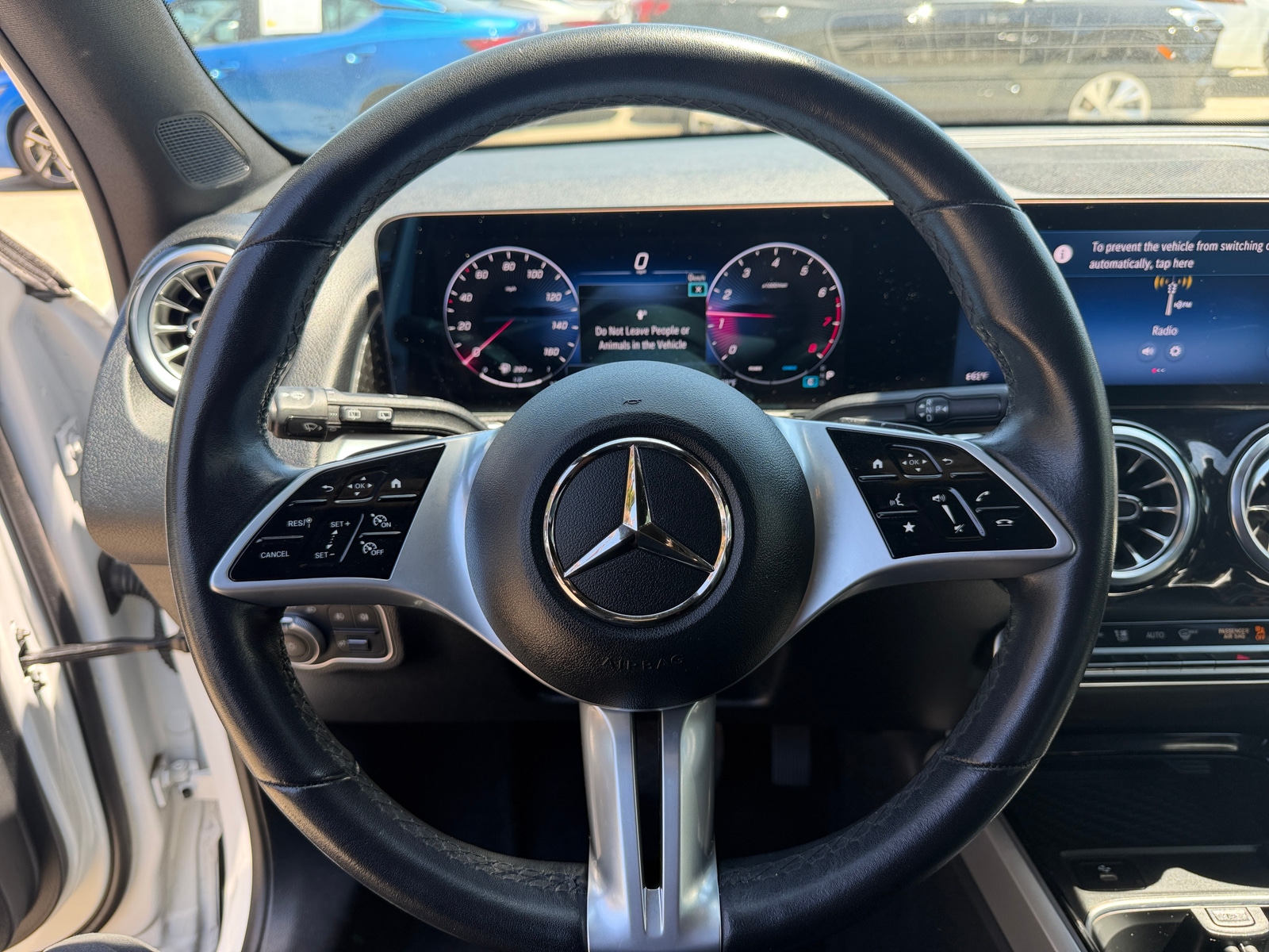 Thumbnail: 2025 Mercedes-Benz GLB - 4