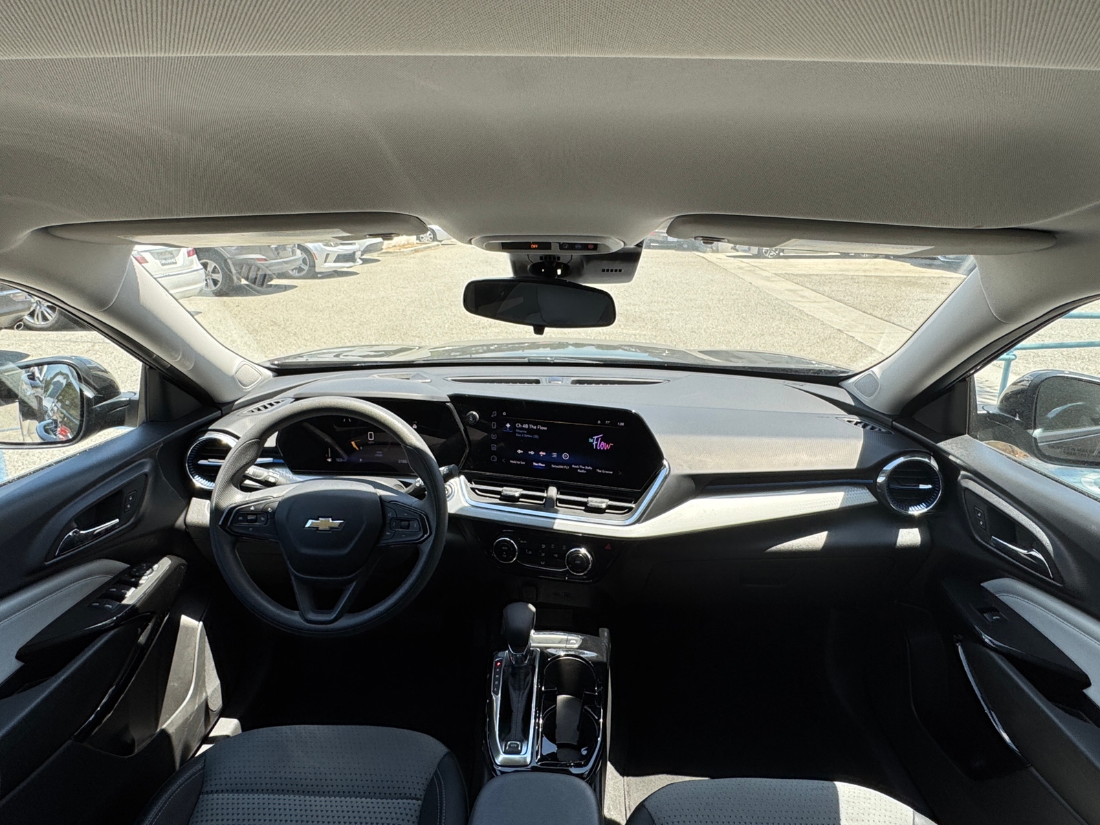 Thumbnail: 2025 Chevrolet Trax - 3