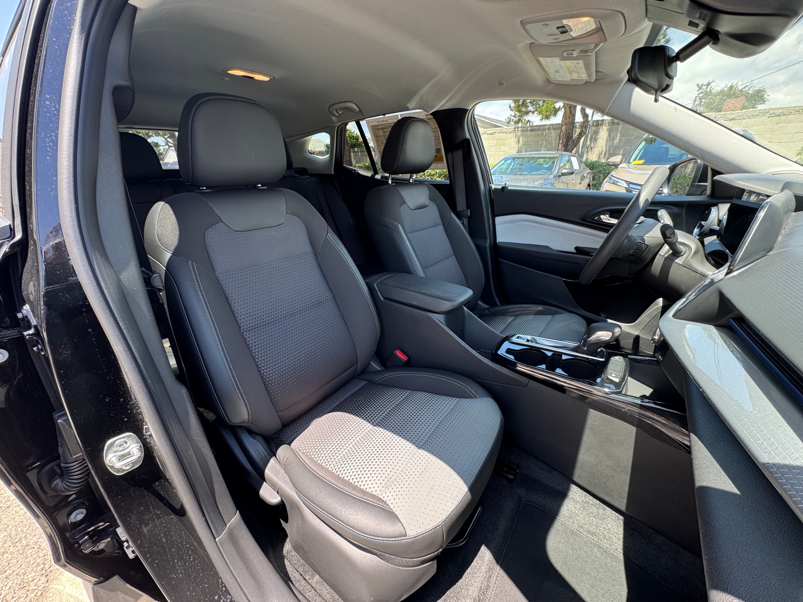 Thumbnail: 2025 Chevrolet Trax - 2