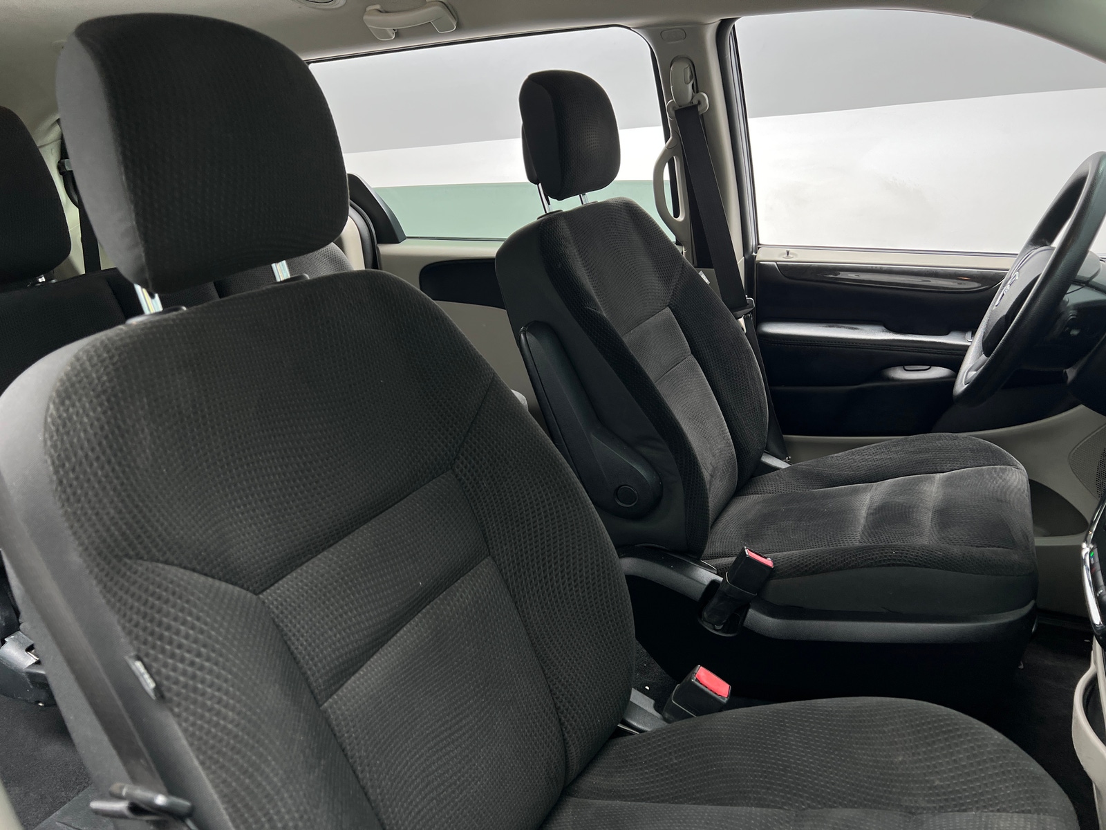 Thumbnail: 2019 Dodge Grand Caravan - 2