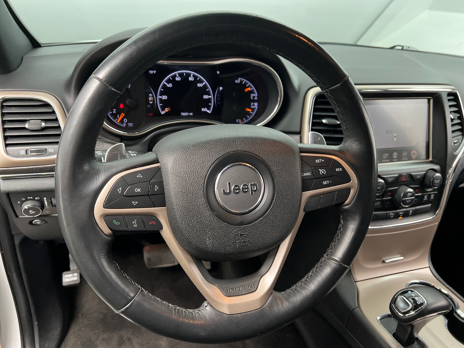 Thumbnail: 2015 Jeep Grand Cherokee - 4