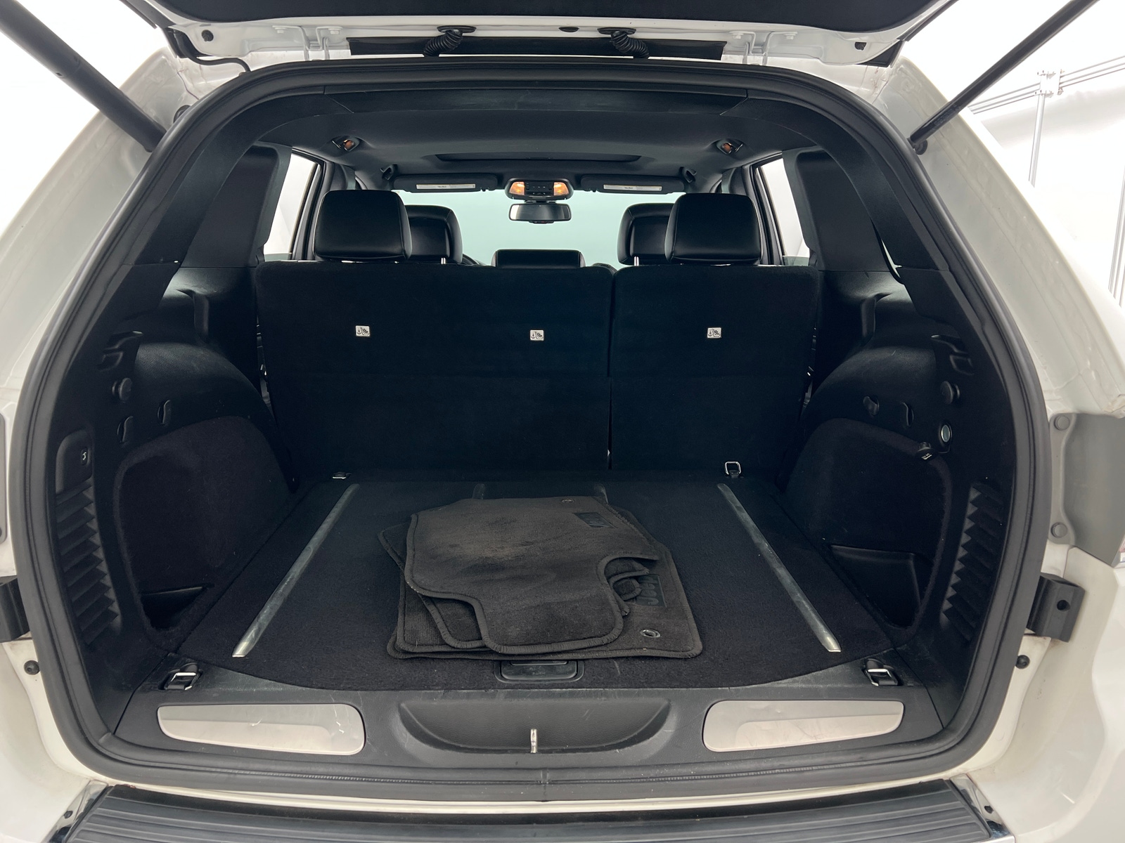 Thumbnail: 2015 Jeep Grand Cherokee - 6