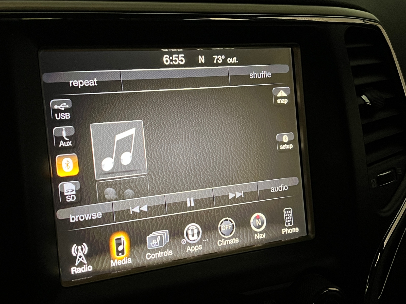 Thumbnail: 2015 Jeep Grand Cherokee - 3
