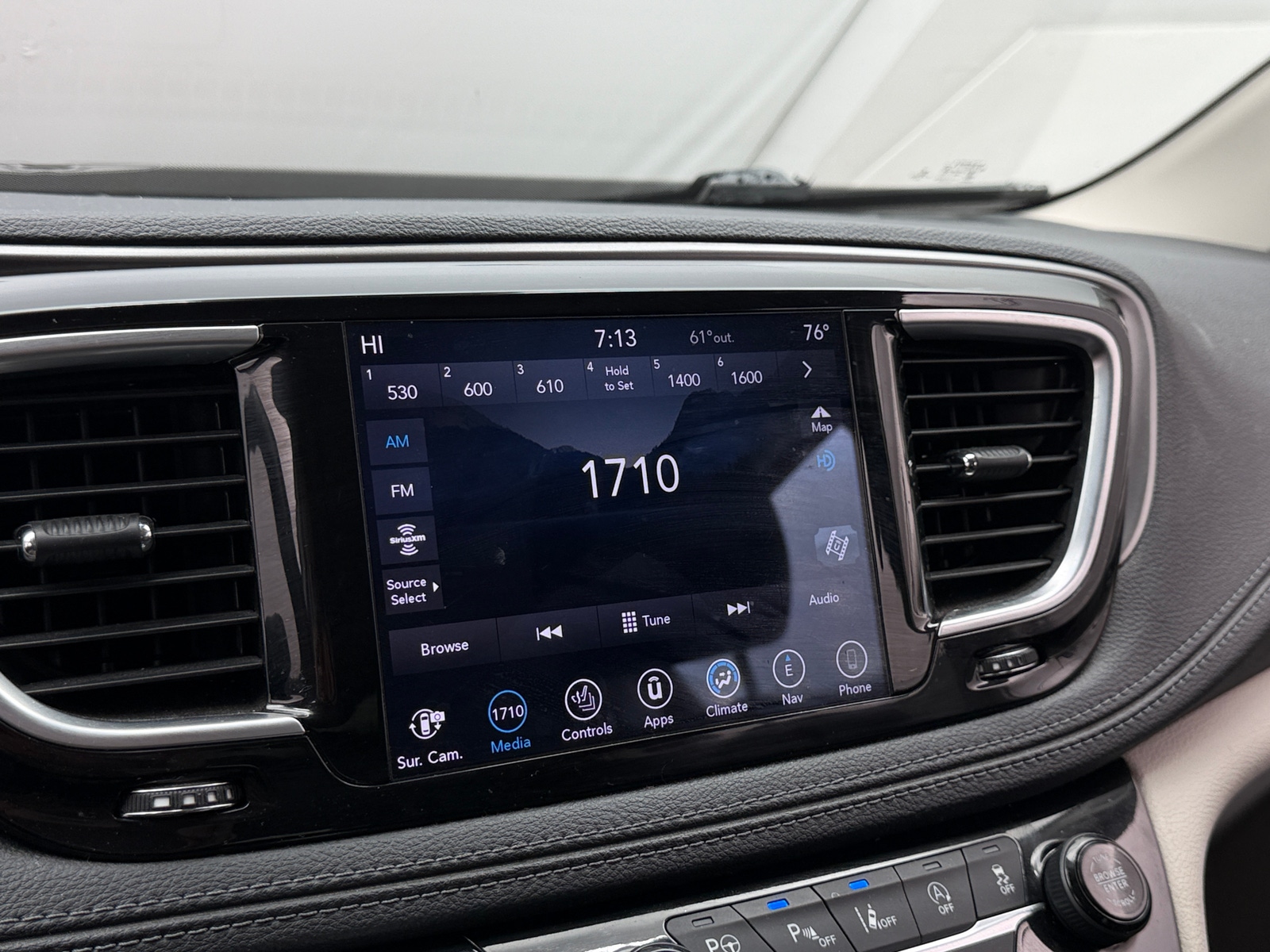 Thumbnail: 2019 Chrysler Pacifica - 3