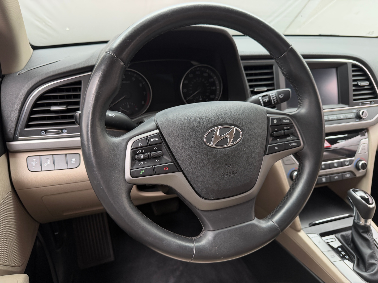 Thumbnail: 2017 Hyundai Elantra - 4
