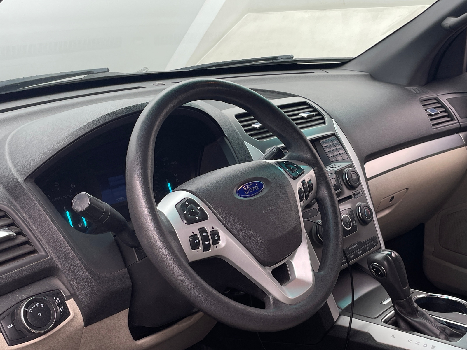 Thumbnail: 2015 Ford Explorer - 5
