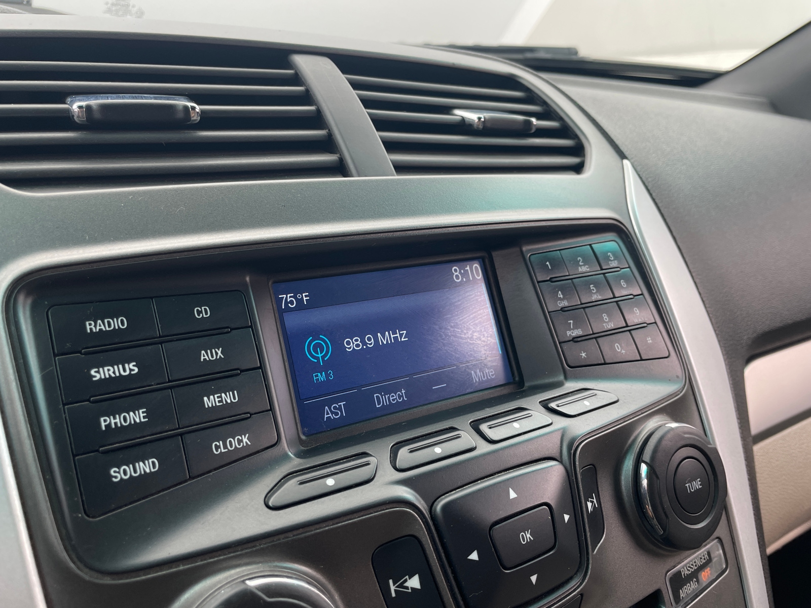 Thumbnail: 2015 Ford Explorer - 4