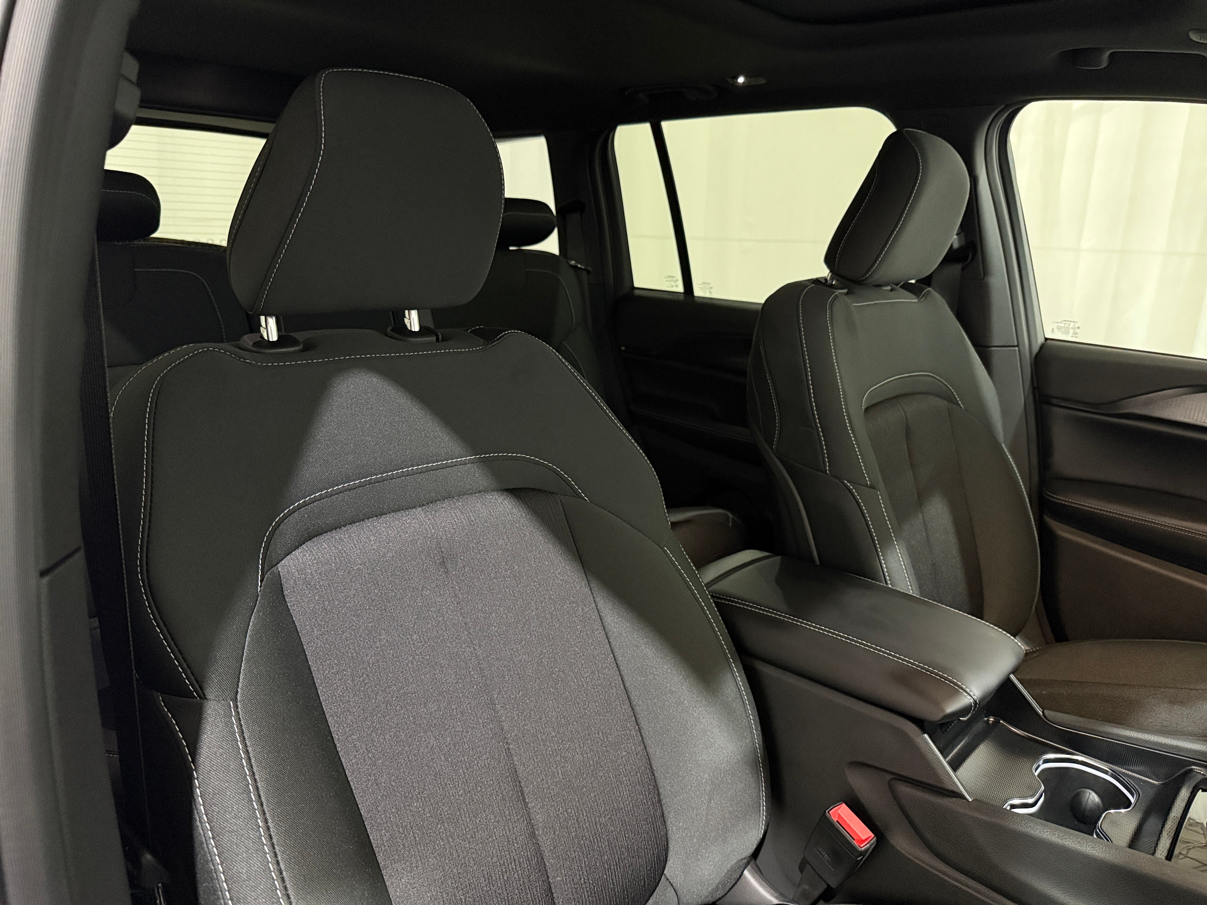 2026 Jeep Grand Cherokee Laredo X's photo