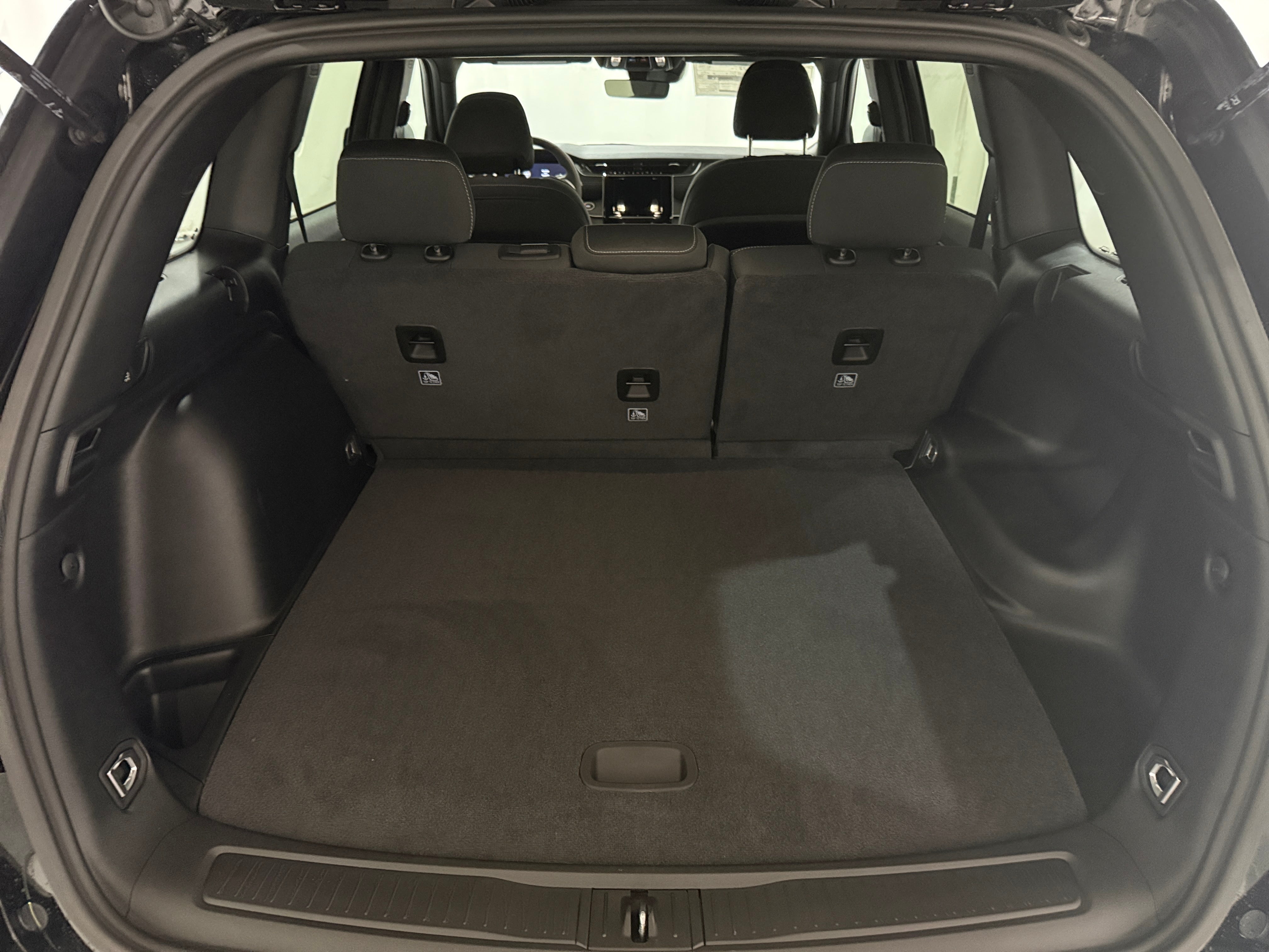 2026 Jeep Grand Cherokee Laredo's photo
