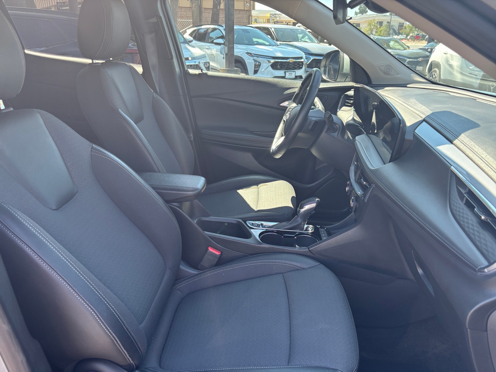 Thumbnail: 2025 Buick Encore GX - 2
