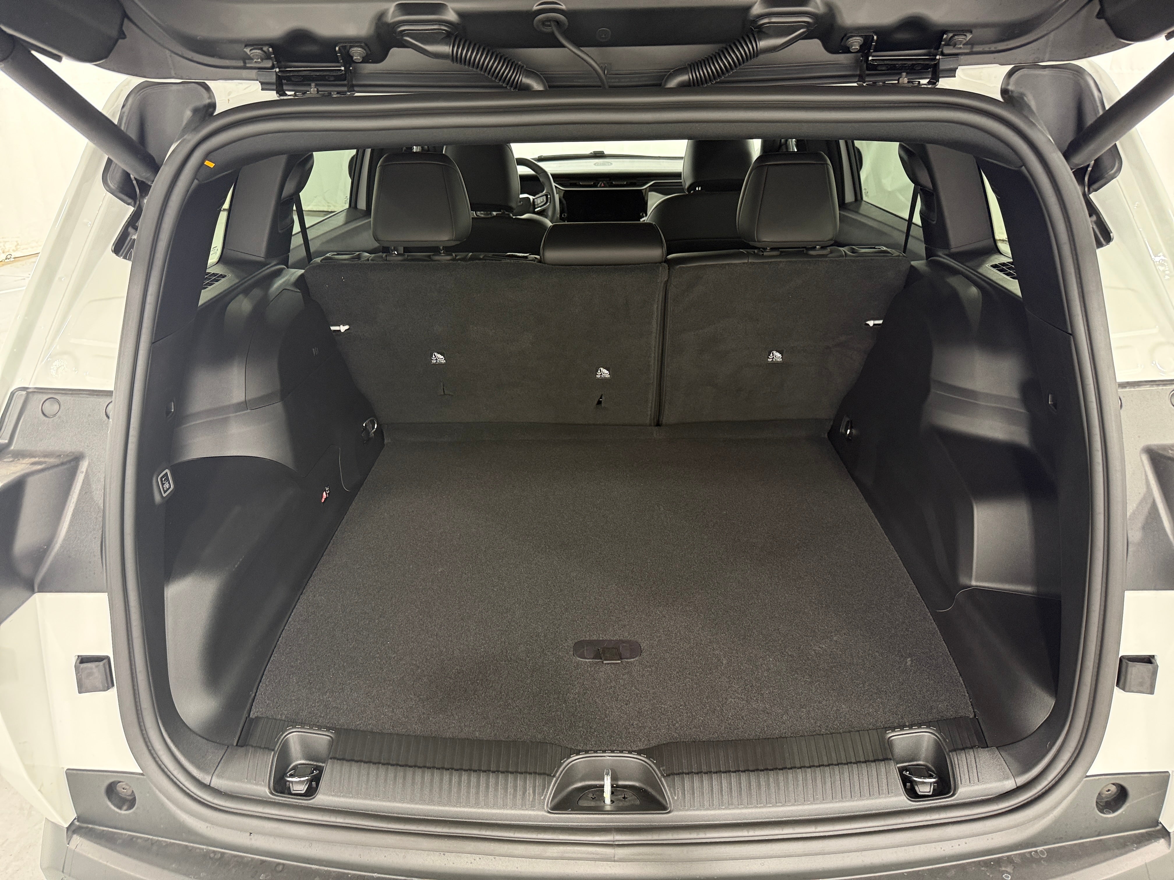2026 Jeep Cherokee Limited HEV 4X4's photo