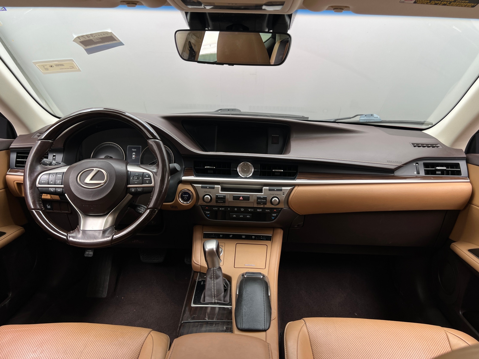 Thumbnail: 2017 Lexus ES - 2