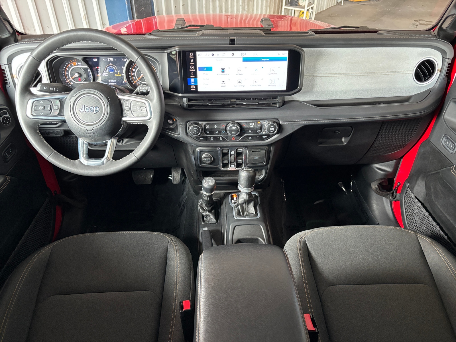 Thumbnail: 2025 Jeep Wrangler - 3