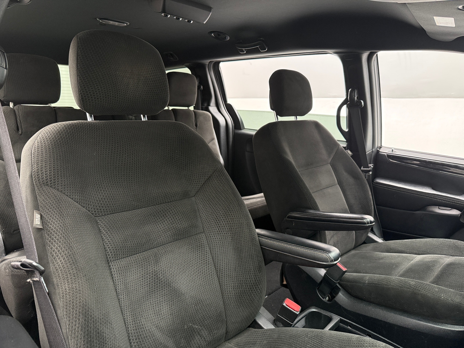 Thumbnail: 2016 Dodge Grand Caravan - 2