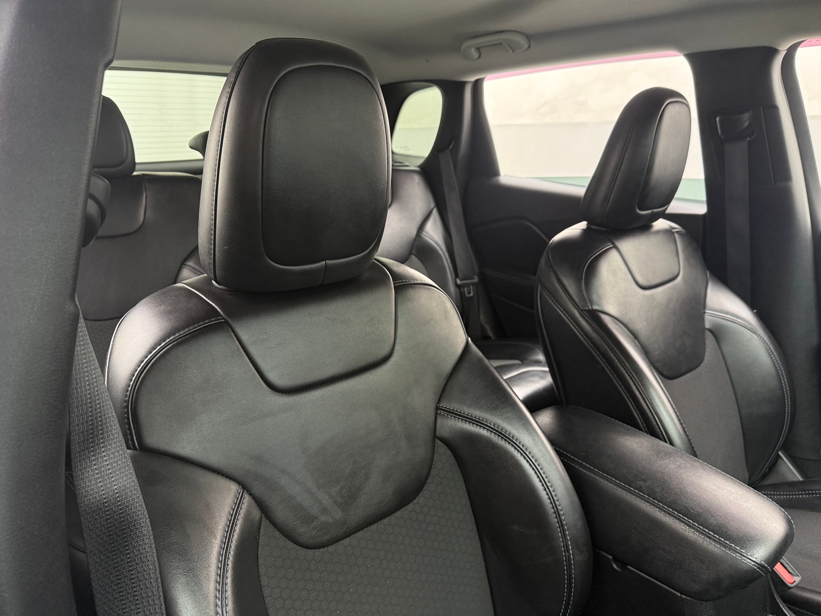 Thumbnail: 2019 Jeep Cherokee - 2