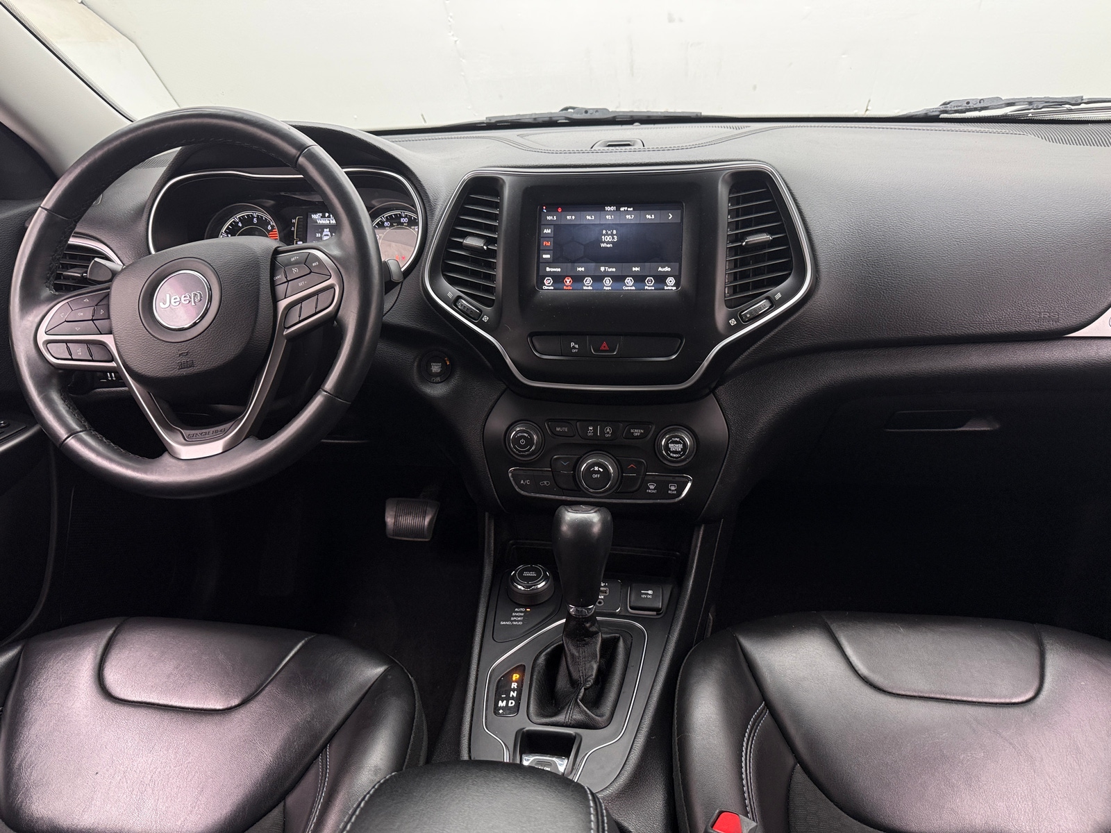 Thumbnail: 2019 Jeep Cherokee - 3