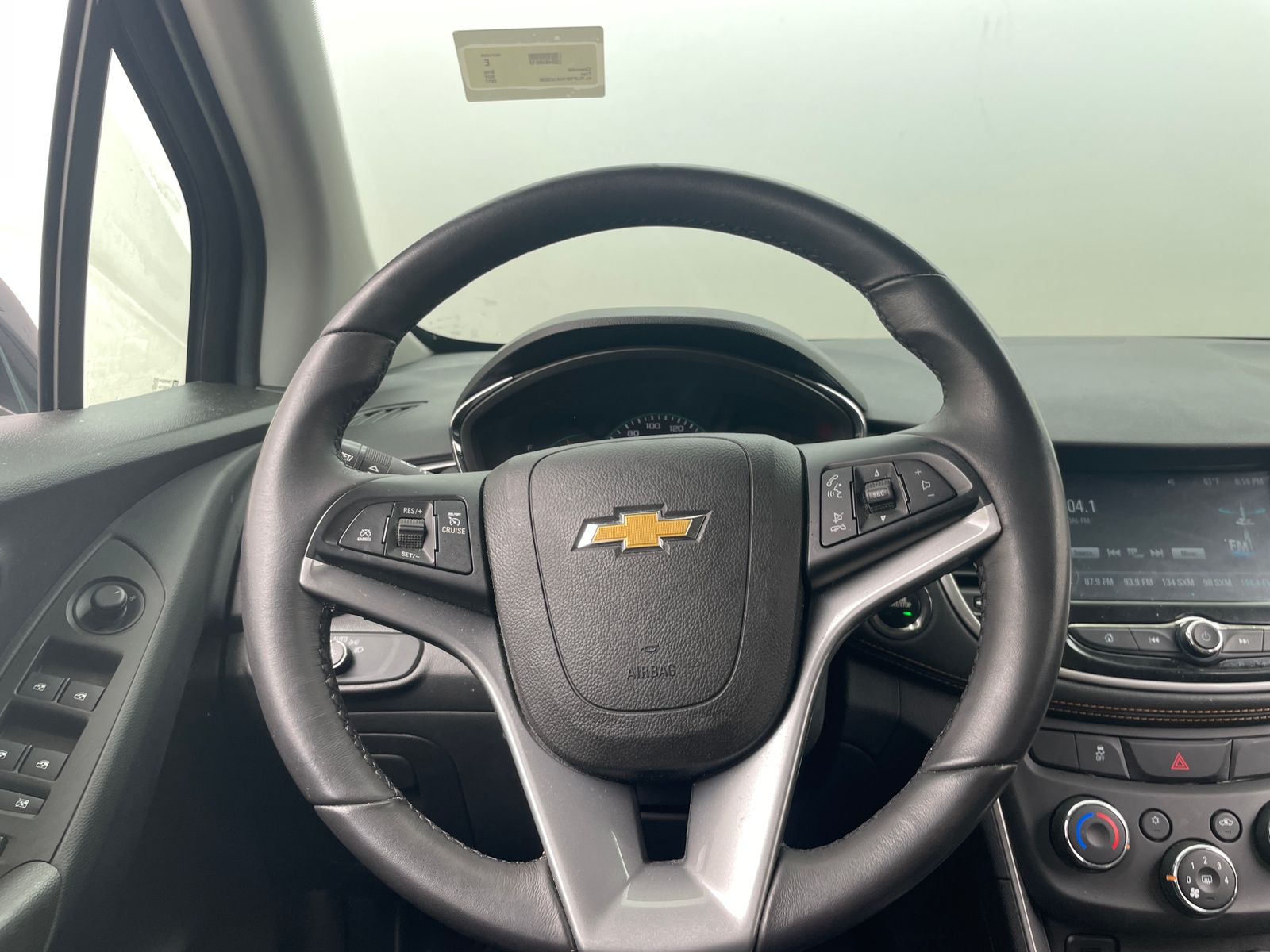 Thumbnail: 2017 Chevrolet Trax - 5