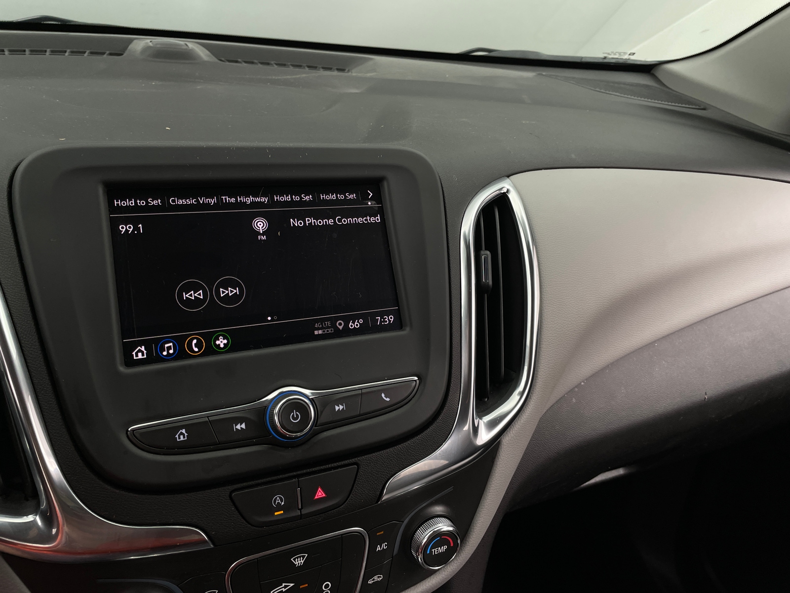Thumbnail: 2024 Chevrolet Equinox - 4
