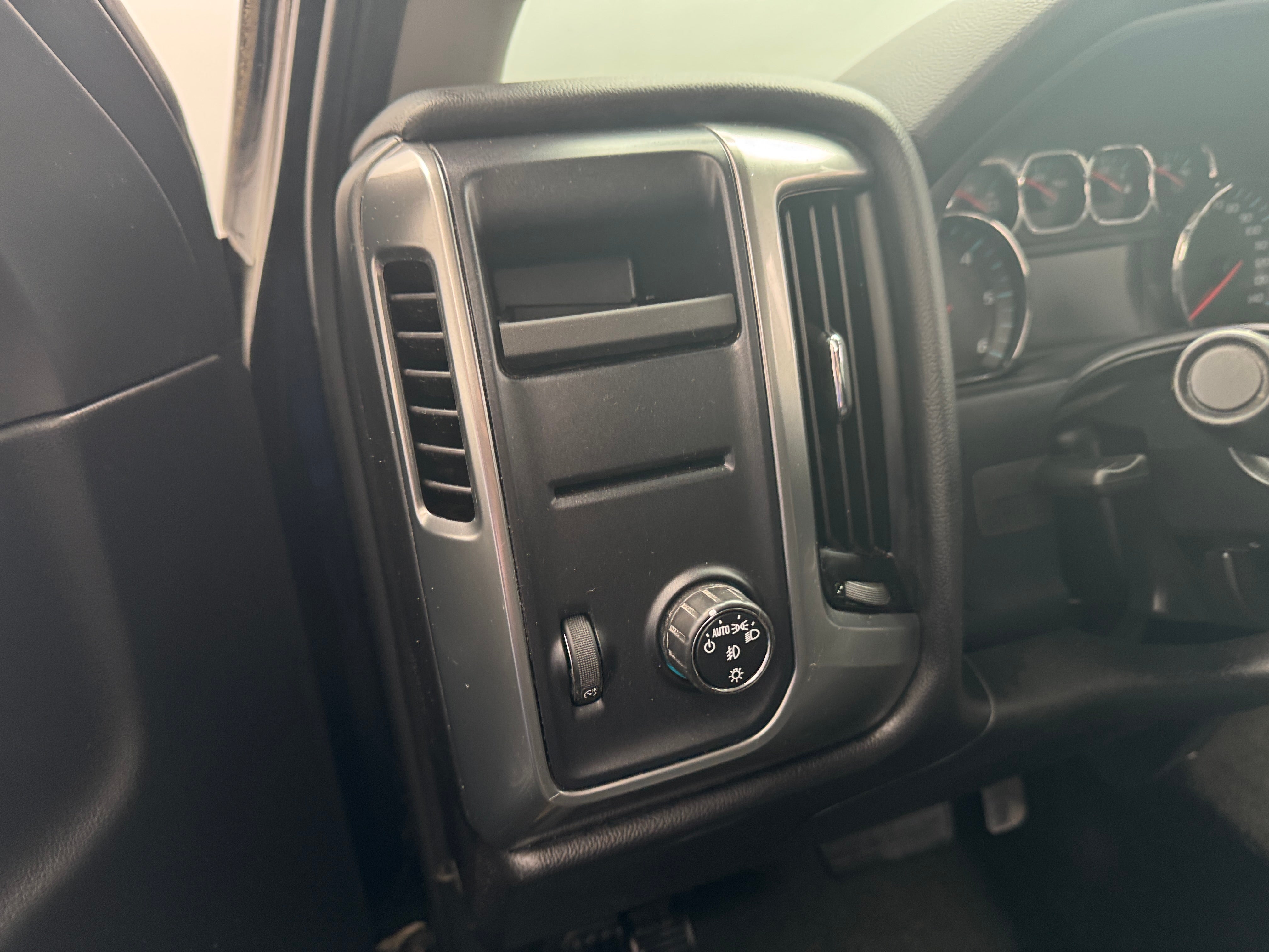 2017 Chevrolet Silverado 1500 LT - Photo 10