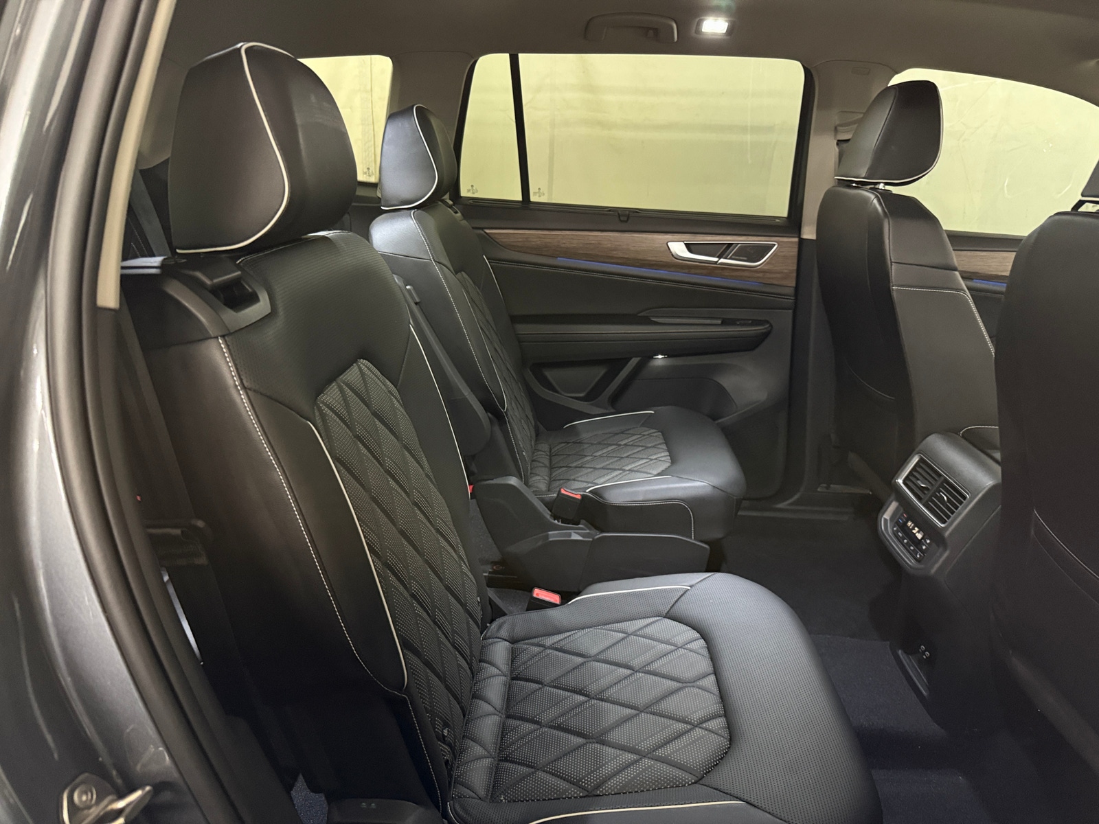 Thumbnail: 2024 Volkswagen Atlas - 5