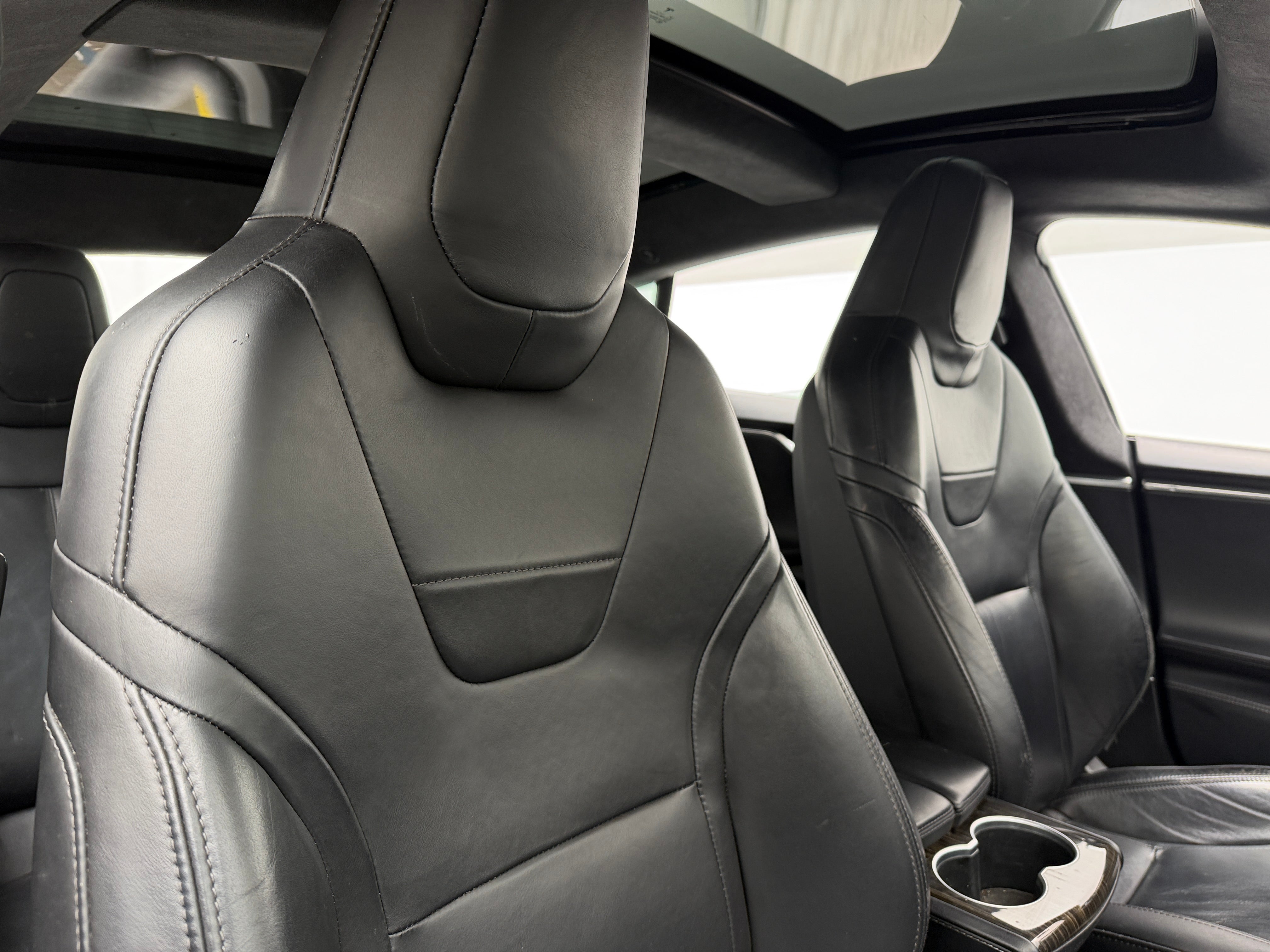 Used 2016 Tesla Model S P90D with VIN 5YJSA1E47GF129422 for sale in Oak Creek, WI