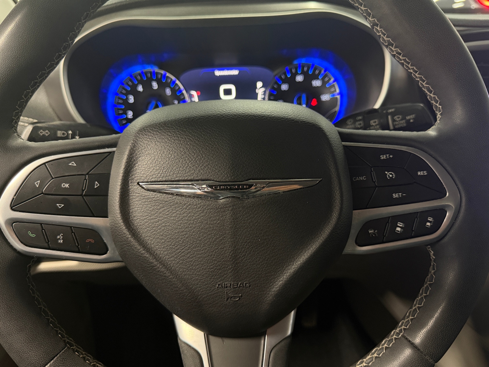 Thumbnail: 2022 Chrysler Pacifica - 4