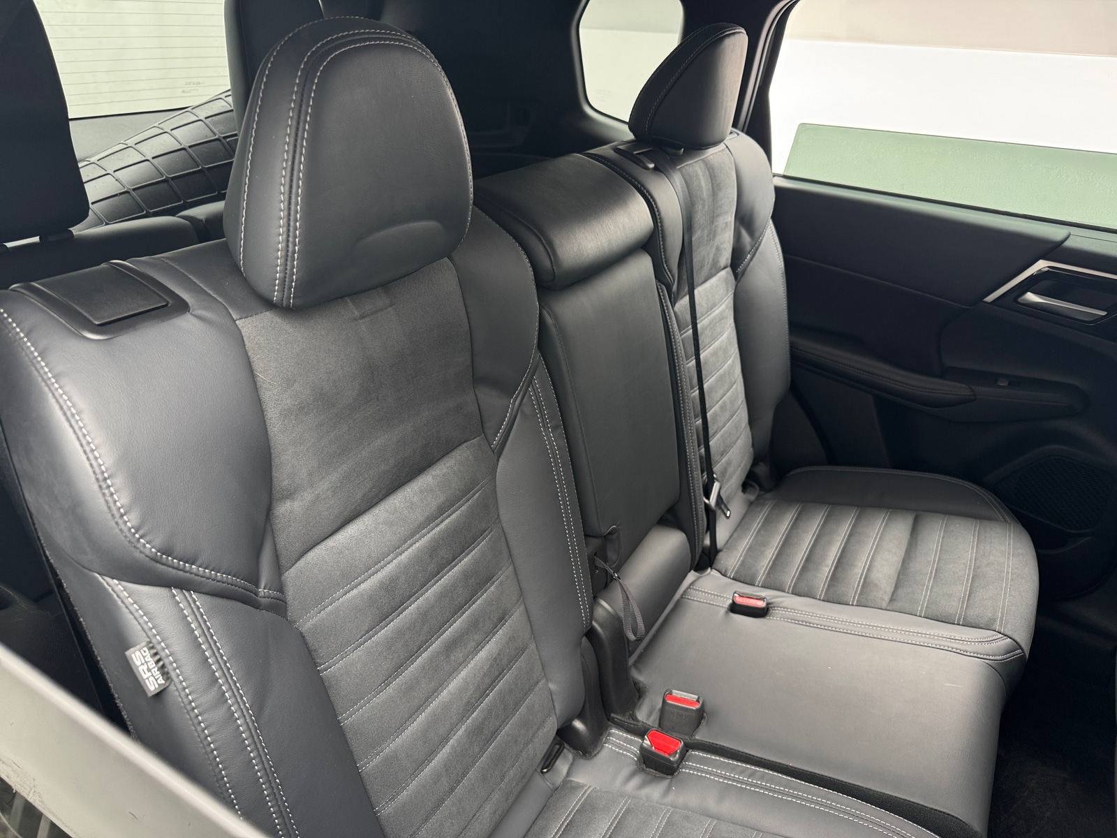 Thumbnail: 2022 Mitsubishi Outlander - 5