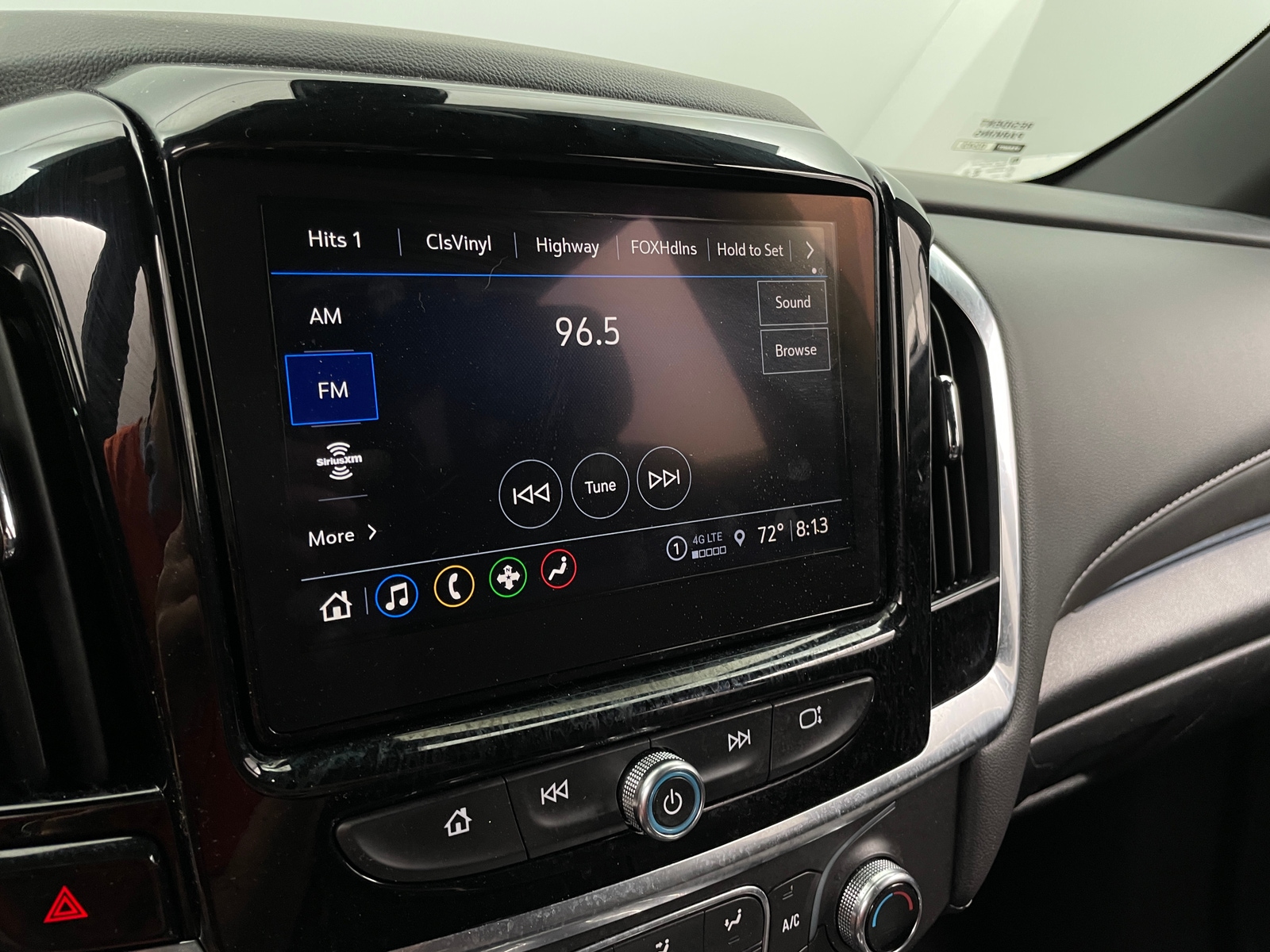 Thumbnail: 2023 Chevrolet Traverse - 4
