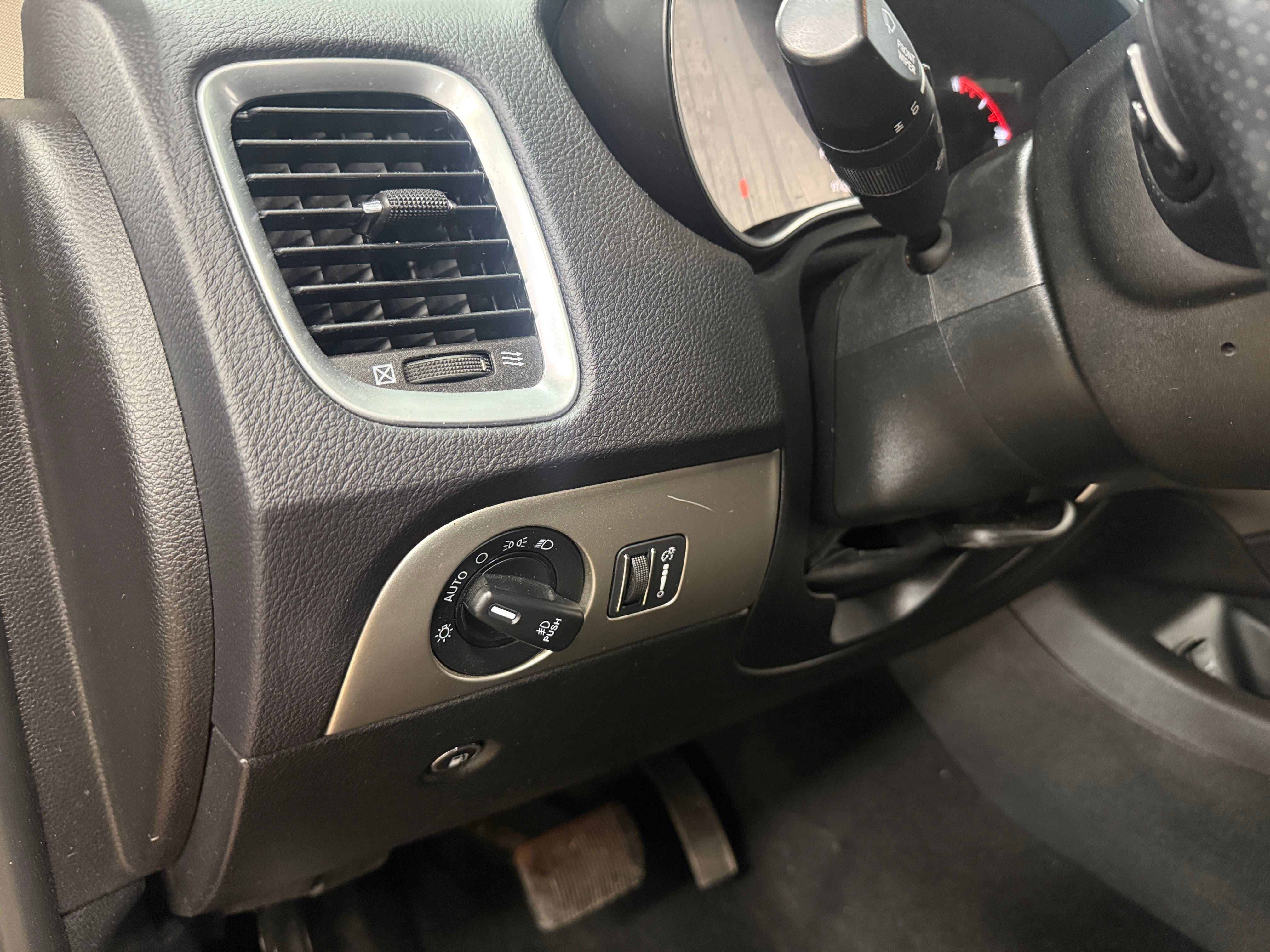 2019 Dodge Durango SXT - Photo 11