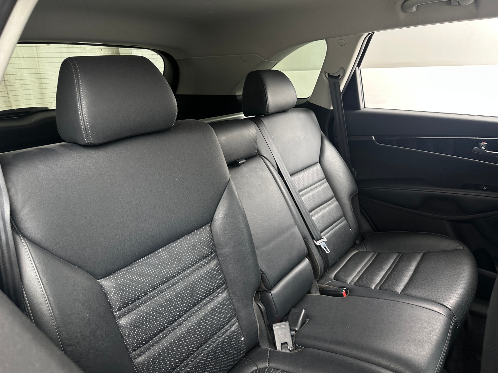 Thumbnail: 2017 Kia Sorento - 6