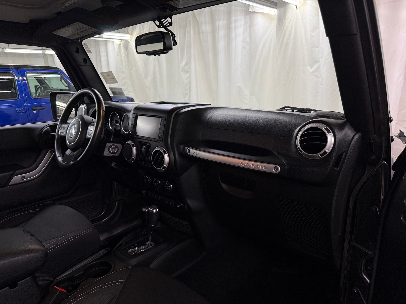 Thumbnail: 2017 Jeep Wrangler - 3