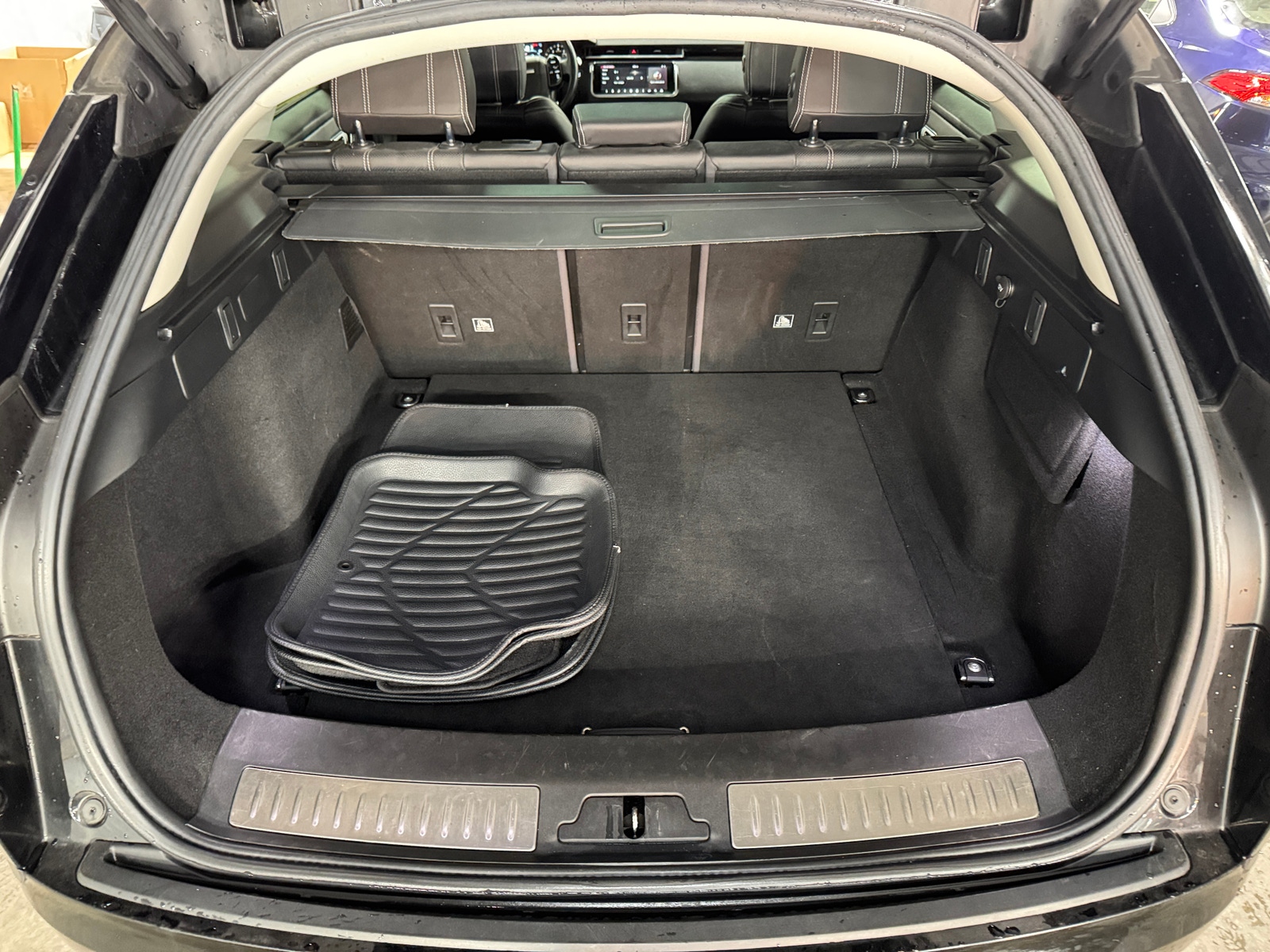Thumbnail: 2020 Land Rover Range Rover Velar - 7