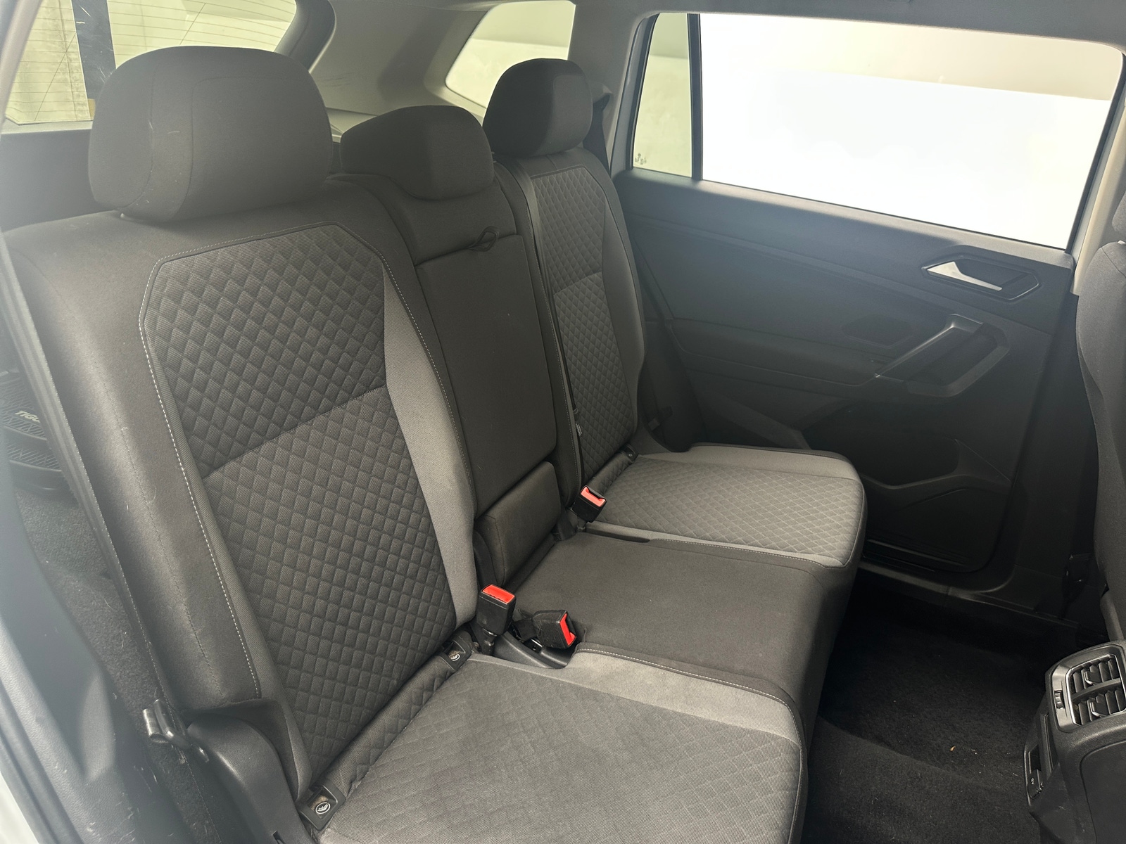 Thumbnail: 2018 Volkswagen Tiguan - 6