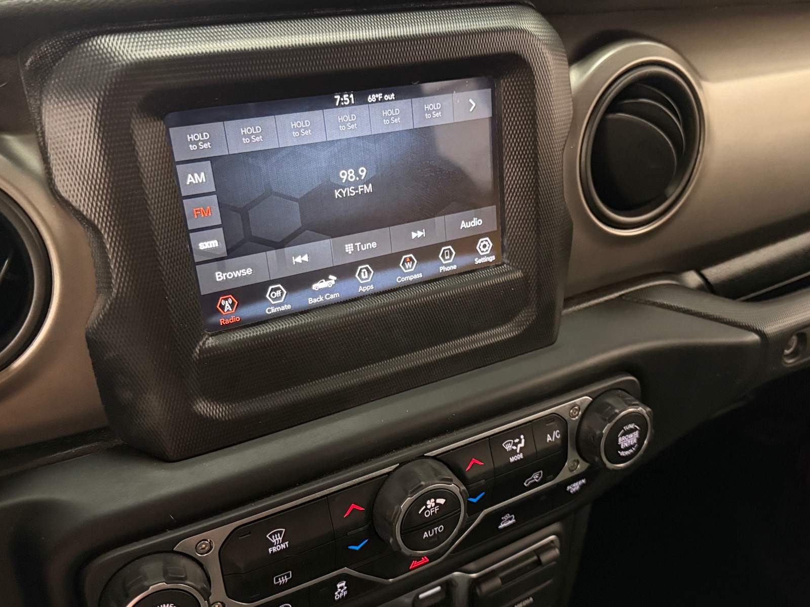 Thumbnail: 2020 Jeep Gladiator - 4