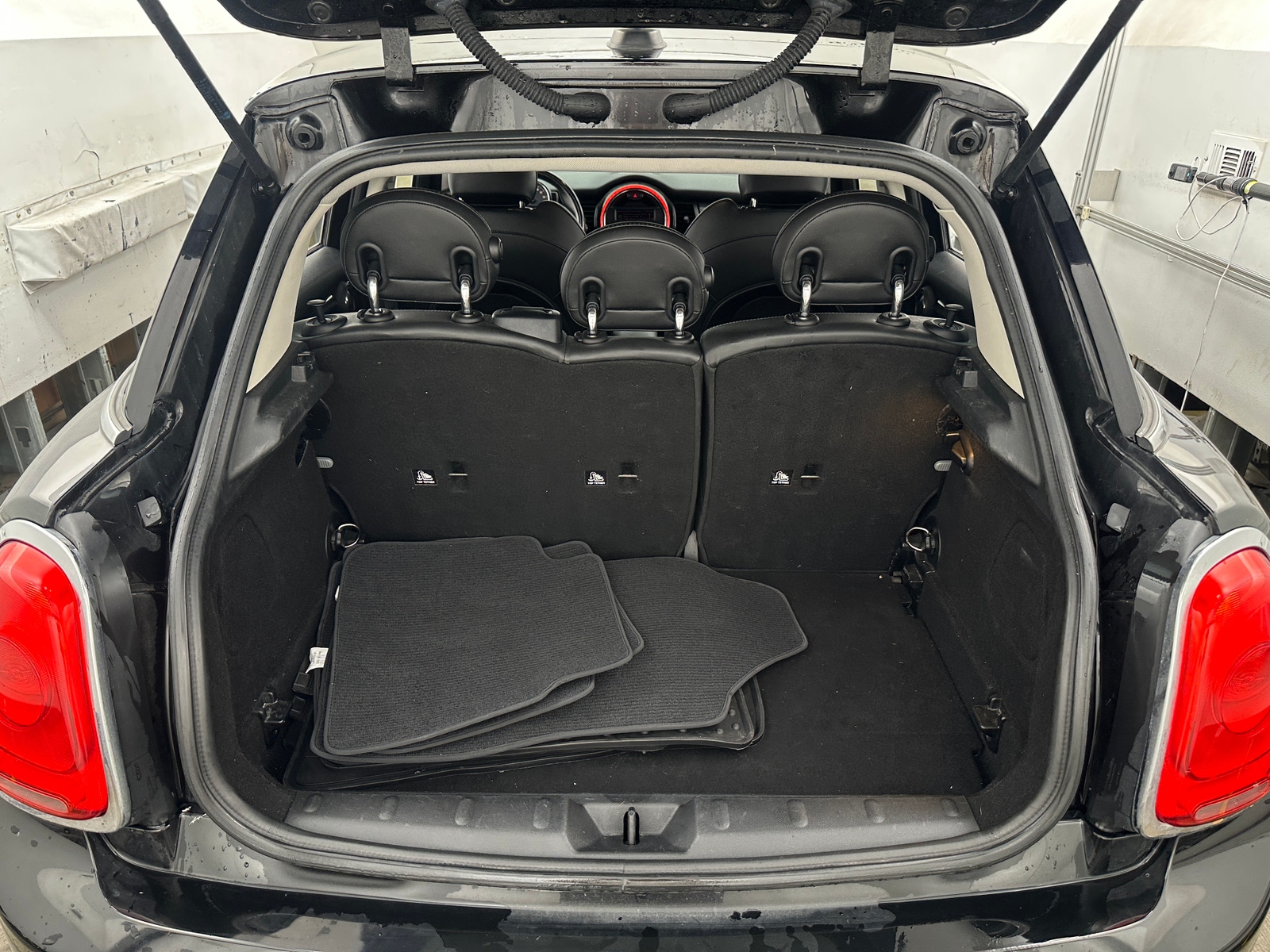 Thumbnail: 2015 MINI Cooper Hardtop - 6