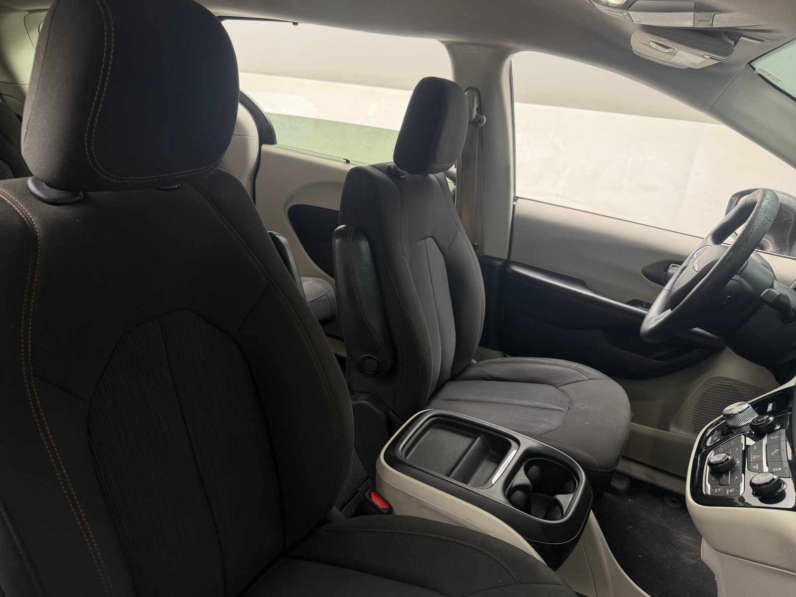Thumbnail: 2020 Chrysler Pacifica - 2