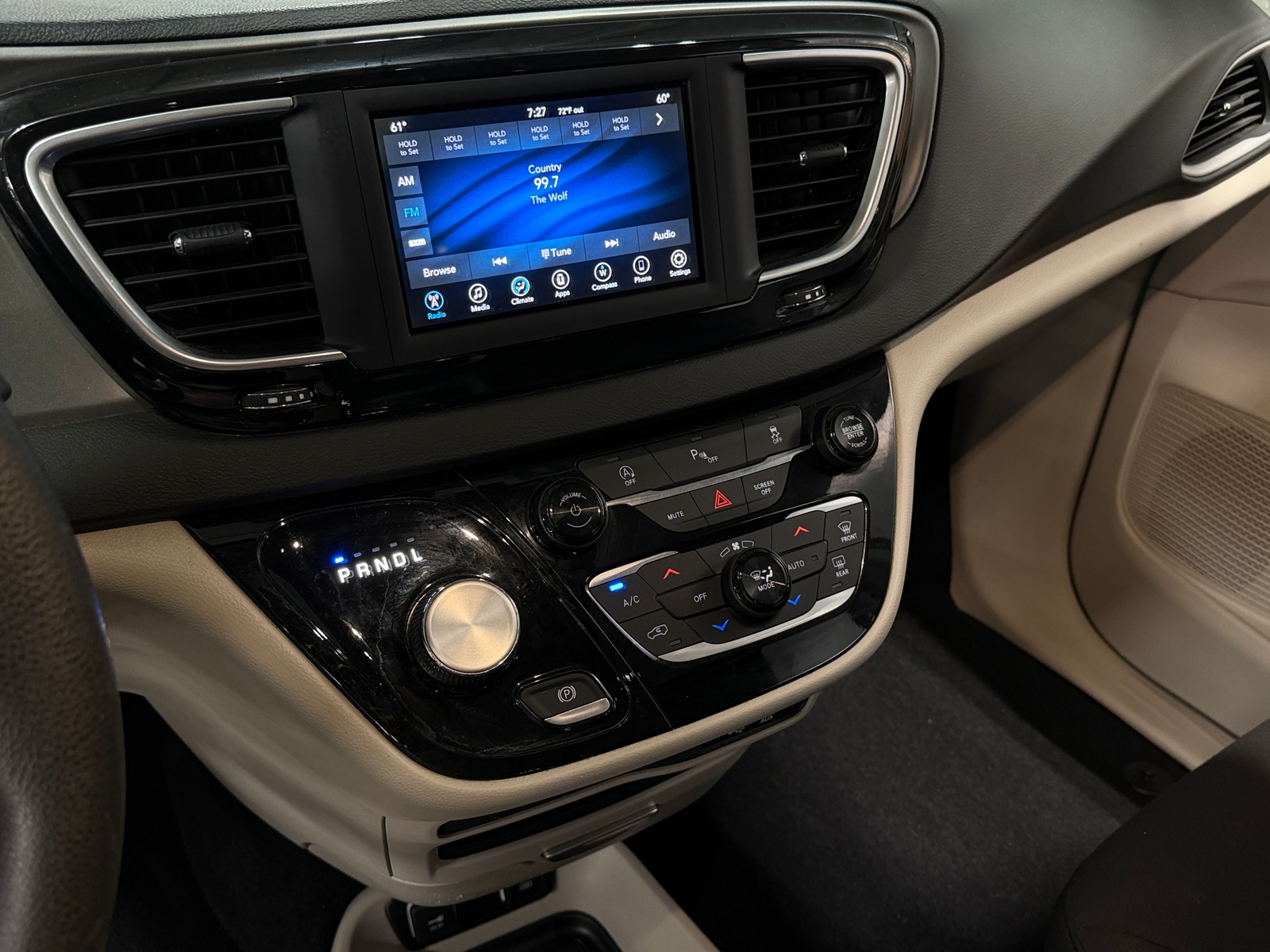 Thumbnail: 2020 Chrysler Pacifica - 4