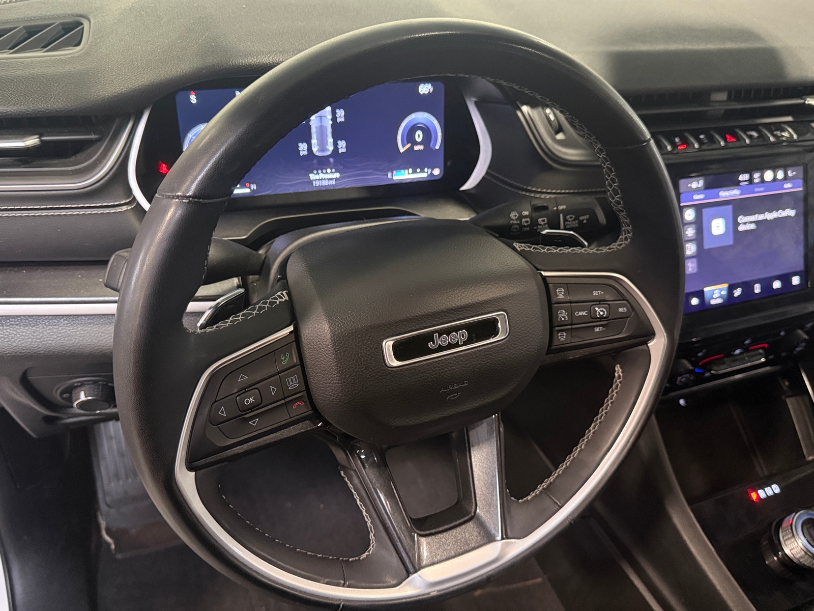 Thumbnail: 2023 Jeep Grand Cherokee - 4