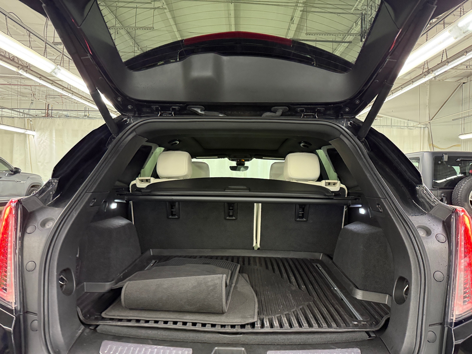 Thumbnail: 2020 Cadillac XT5 - 6