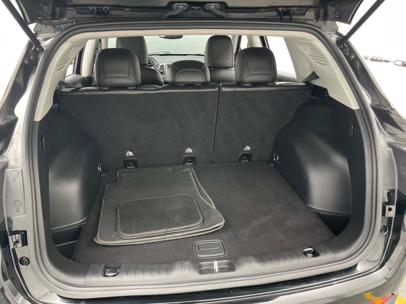 Thumbnail: 2018 Jeep Compass - 7