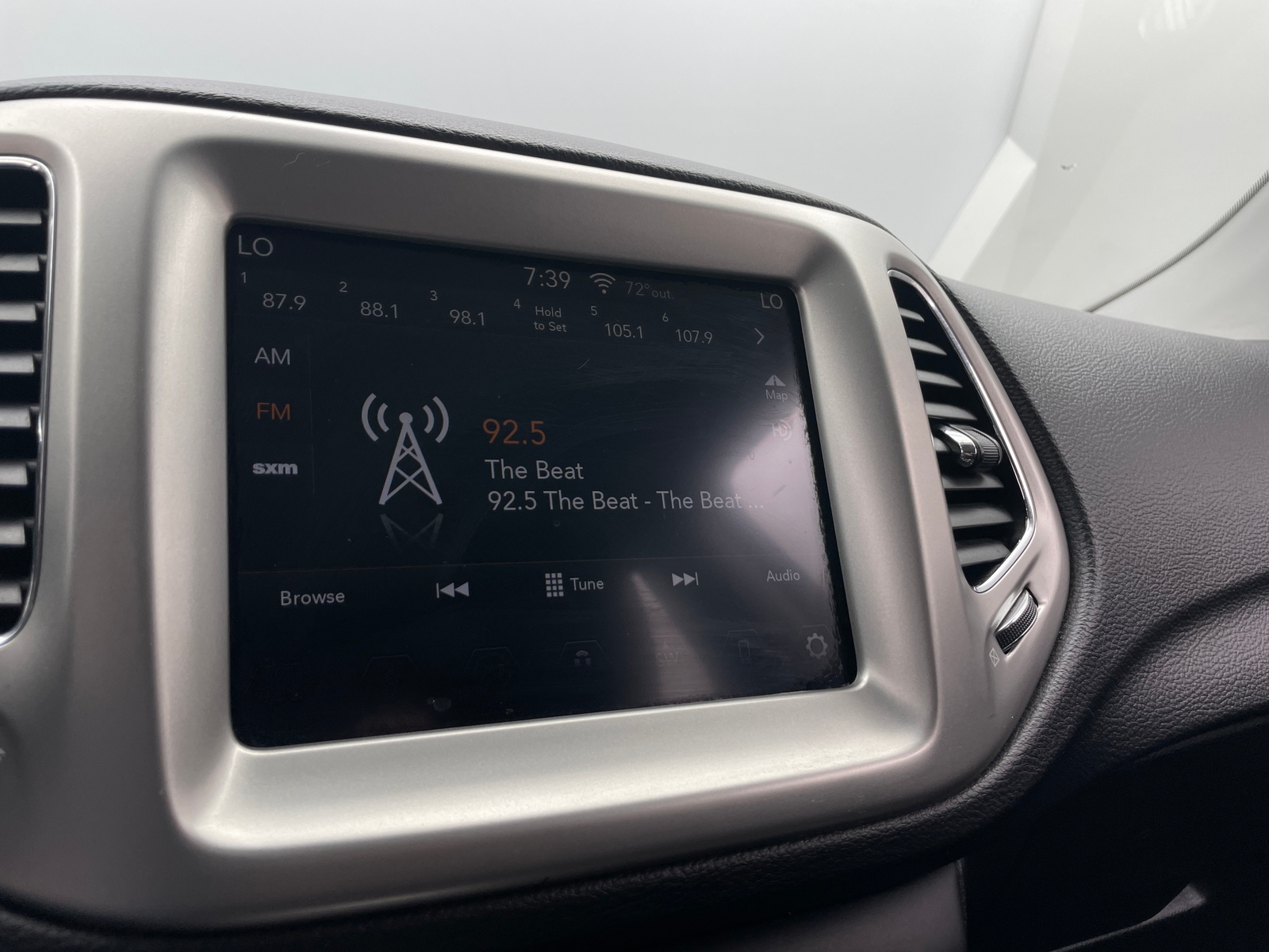 Thumbnail: 2018 Jeep Compass - 4