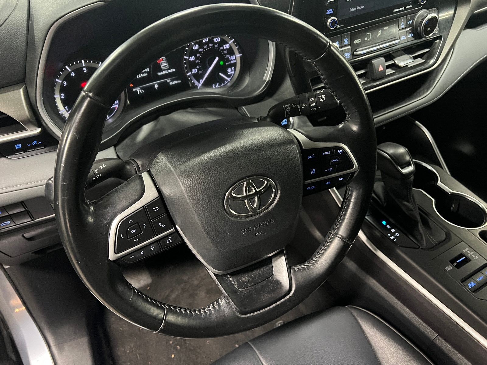 Thumbnail: 2022 Toyota Highlander - 4