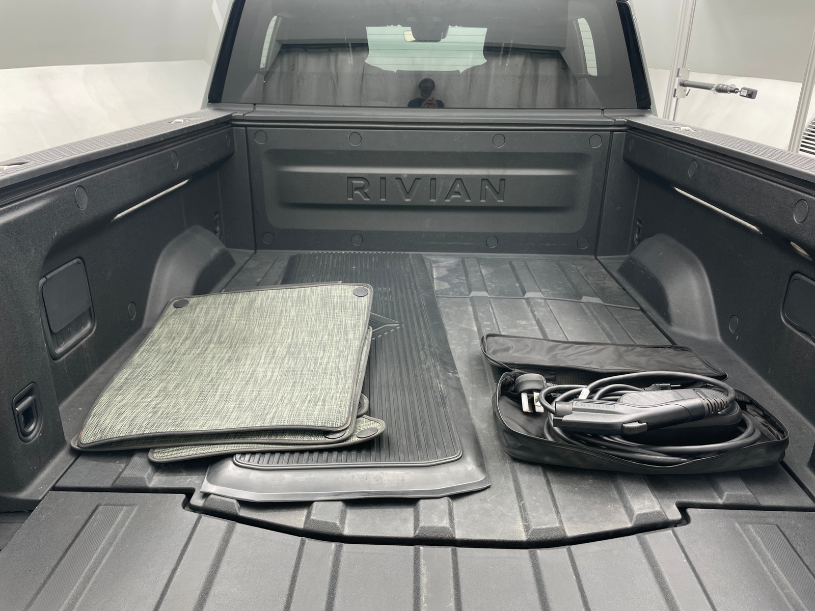 Thumbnail: 2023 Rivian R1T - 6